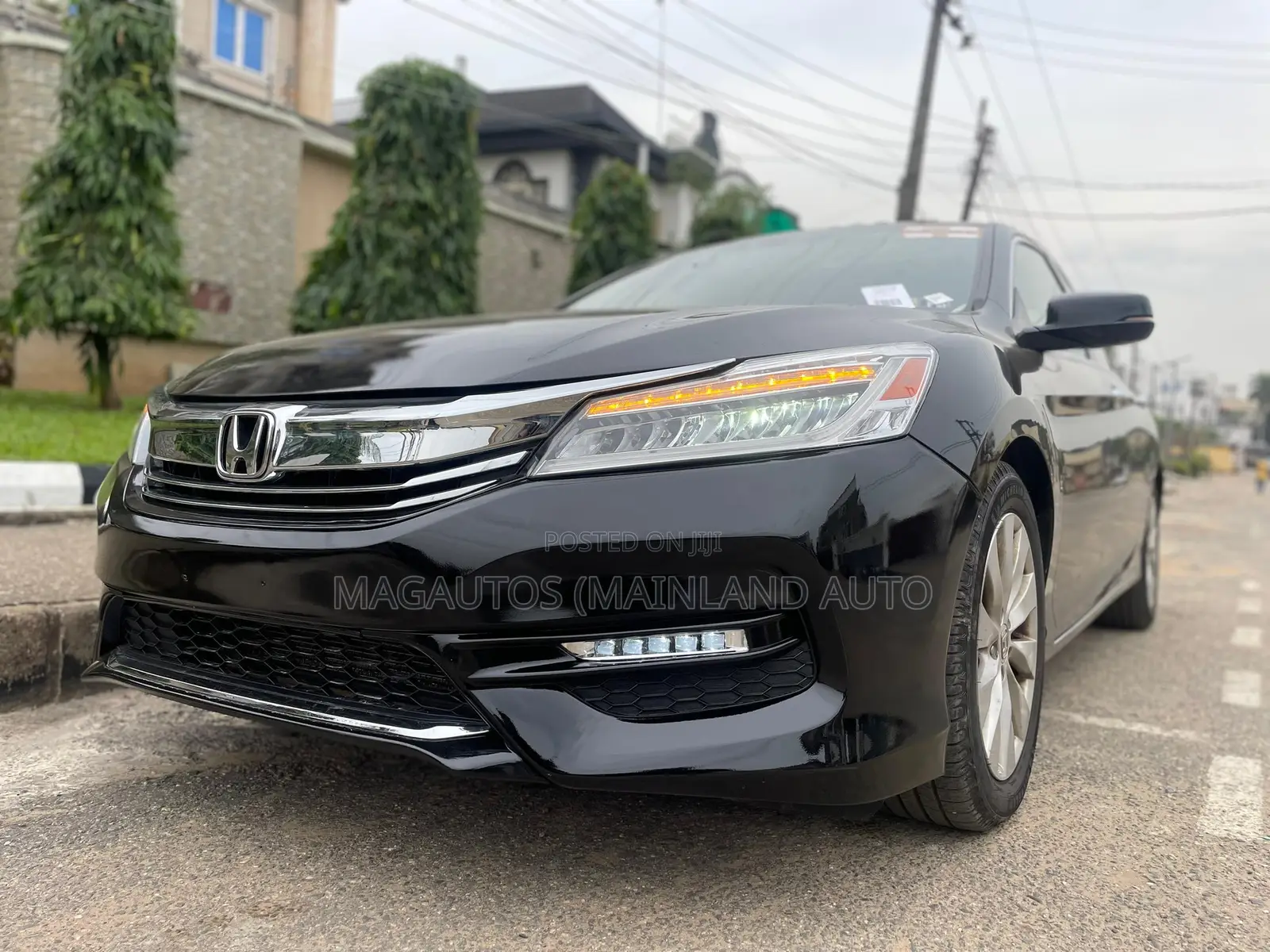 Honda Accord Touring 4dr Sedan FWD (3.5L 6cyl 6A) 2016 Black