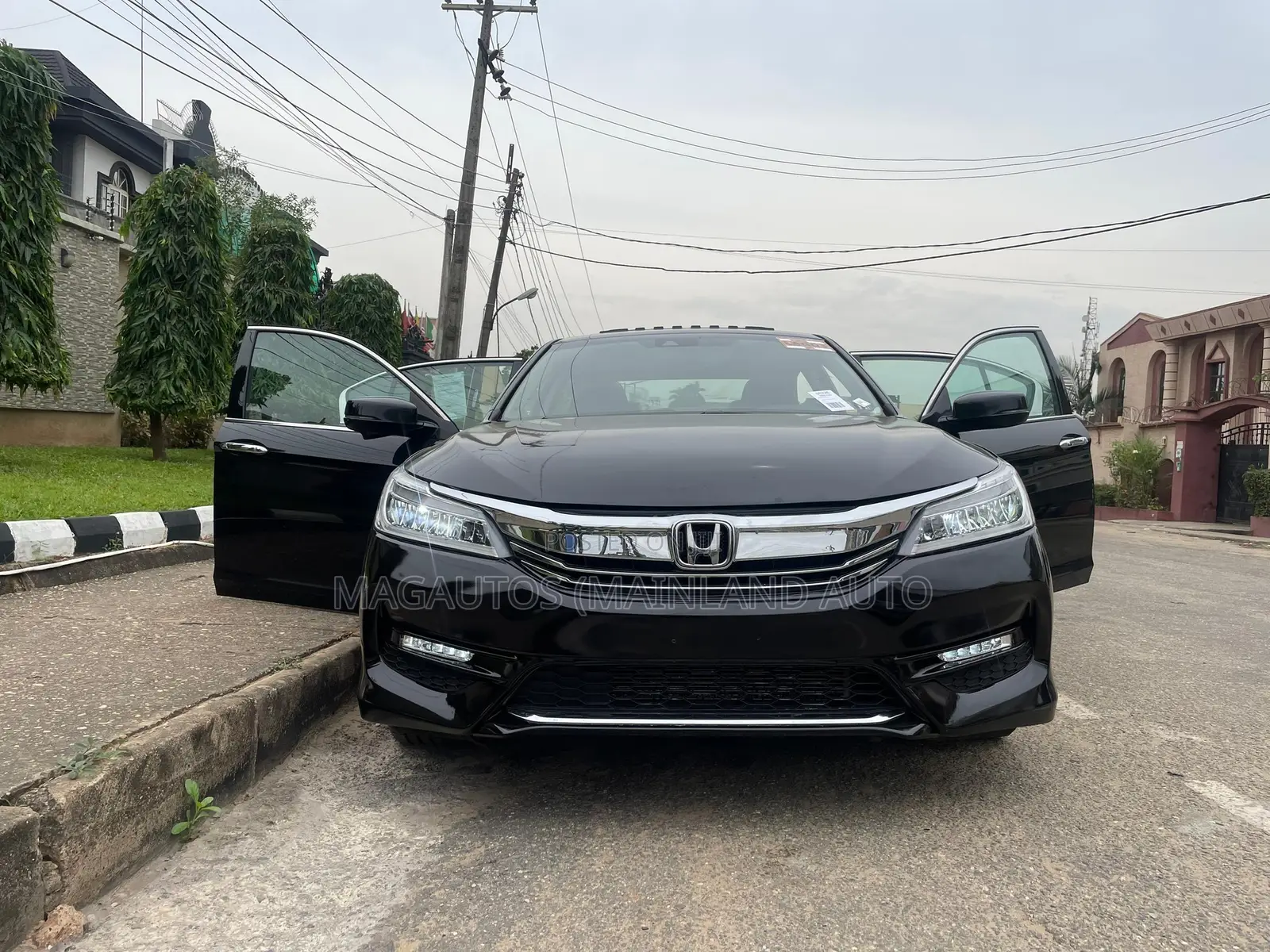 Honda Accord Touring 4dr Sedan FWD (3.5L 6cyl 6A) 2016 Black