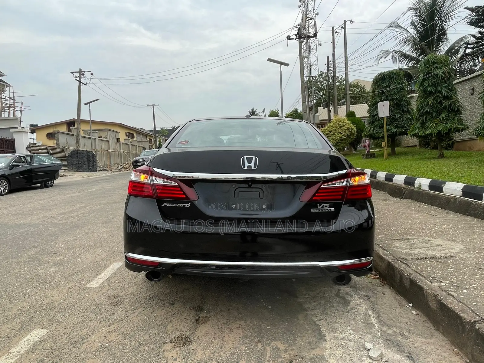 Honda Accord Touring 4dr Sedan FWD (3.5L 6cyl 6A) 2016 Black