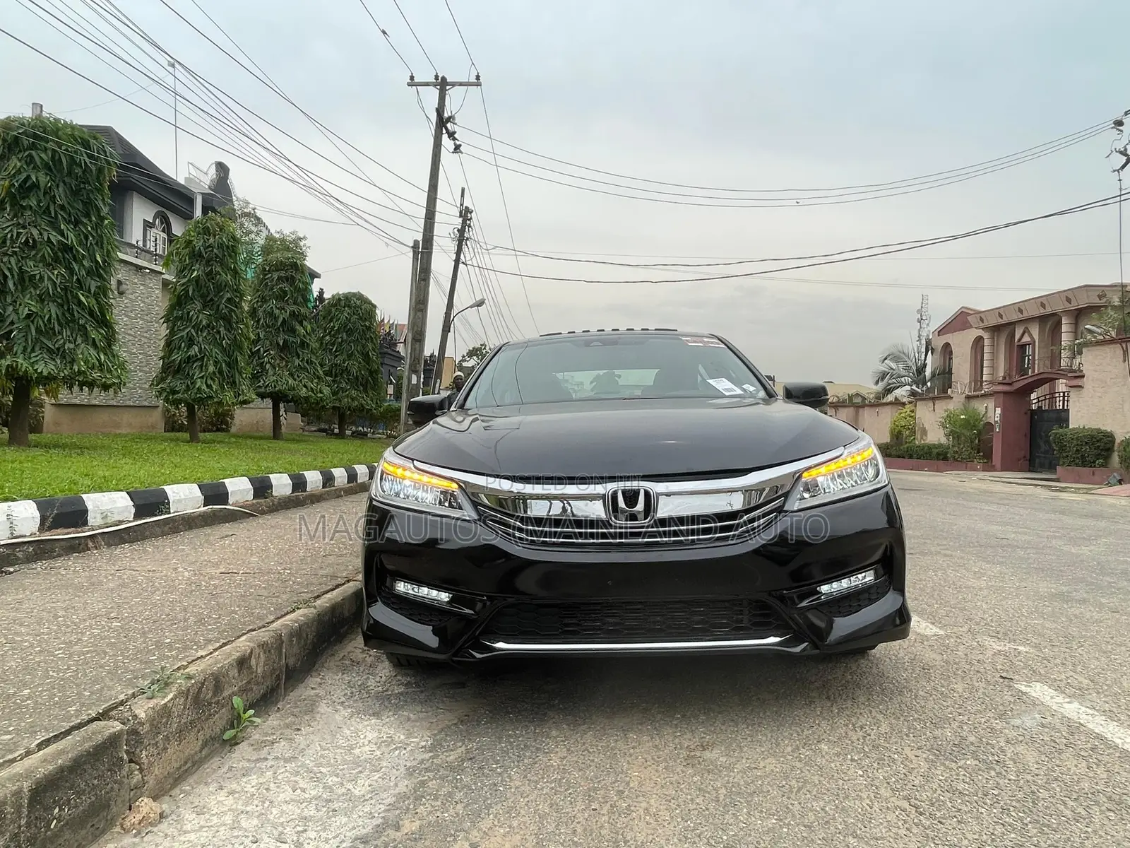 Honda Accord Touring 4dr Sedan FWD (3.5L 6cyl 6A) 2016 Black