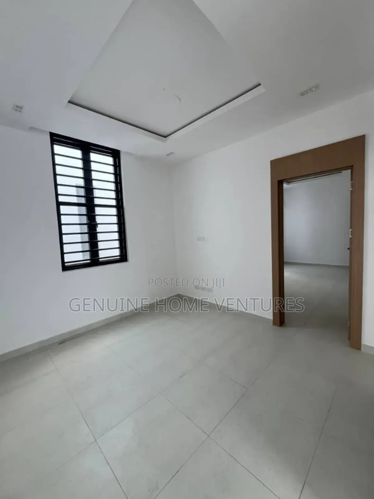 4bdrm Duplex in Orchid, Chevron for sale