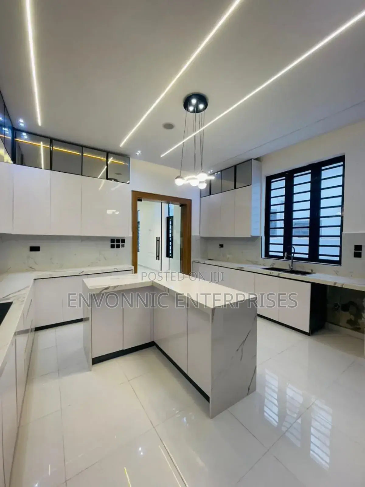 4bdrm House in Banana Island for rent
