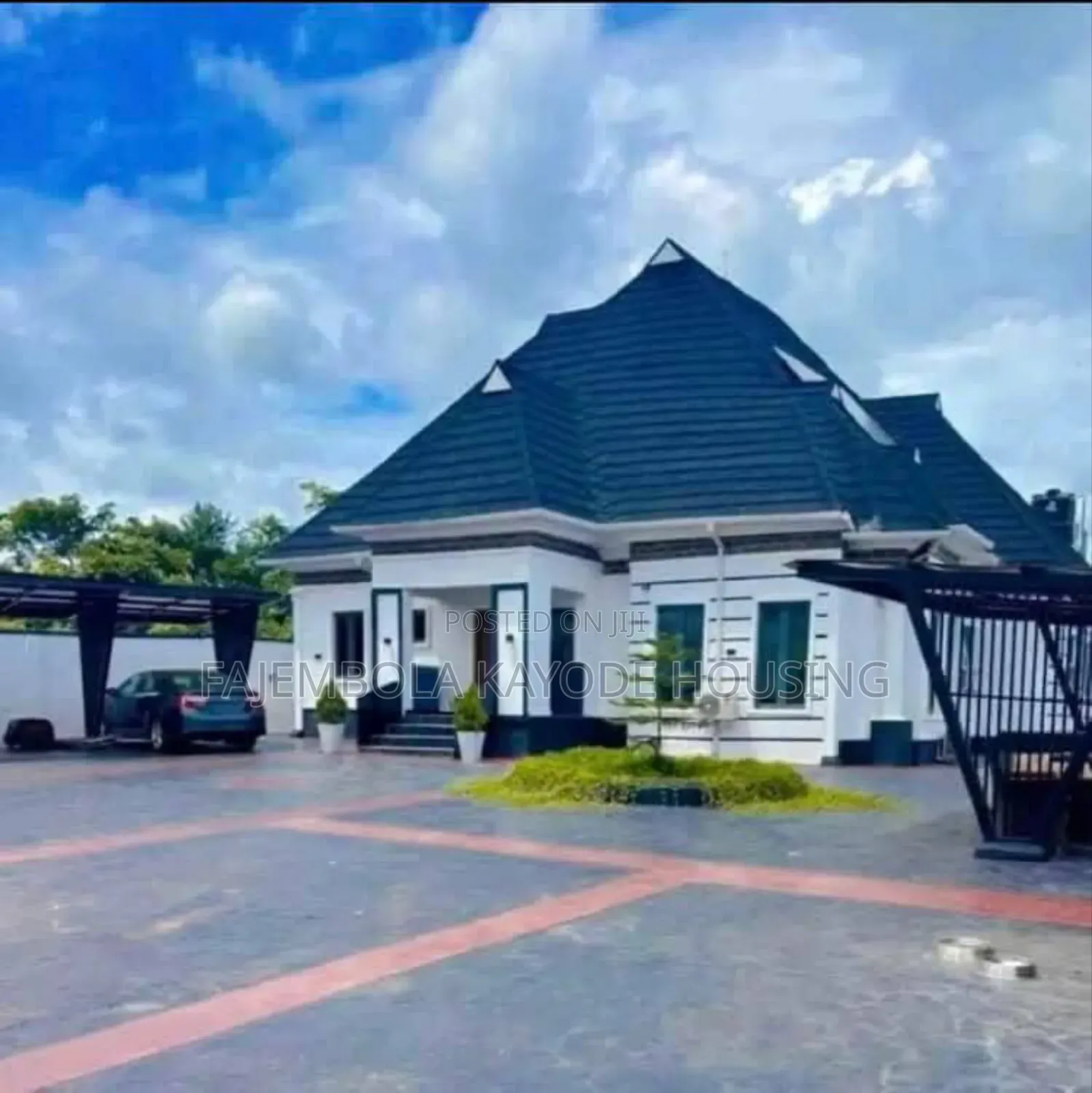 4bdrm Bungalow in Faruku Soka, Ibadan for sale
