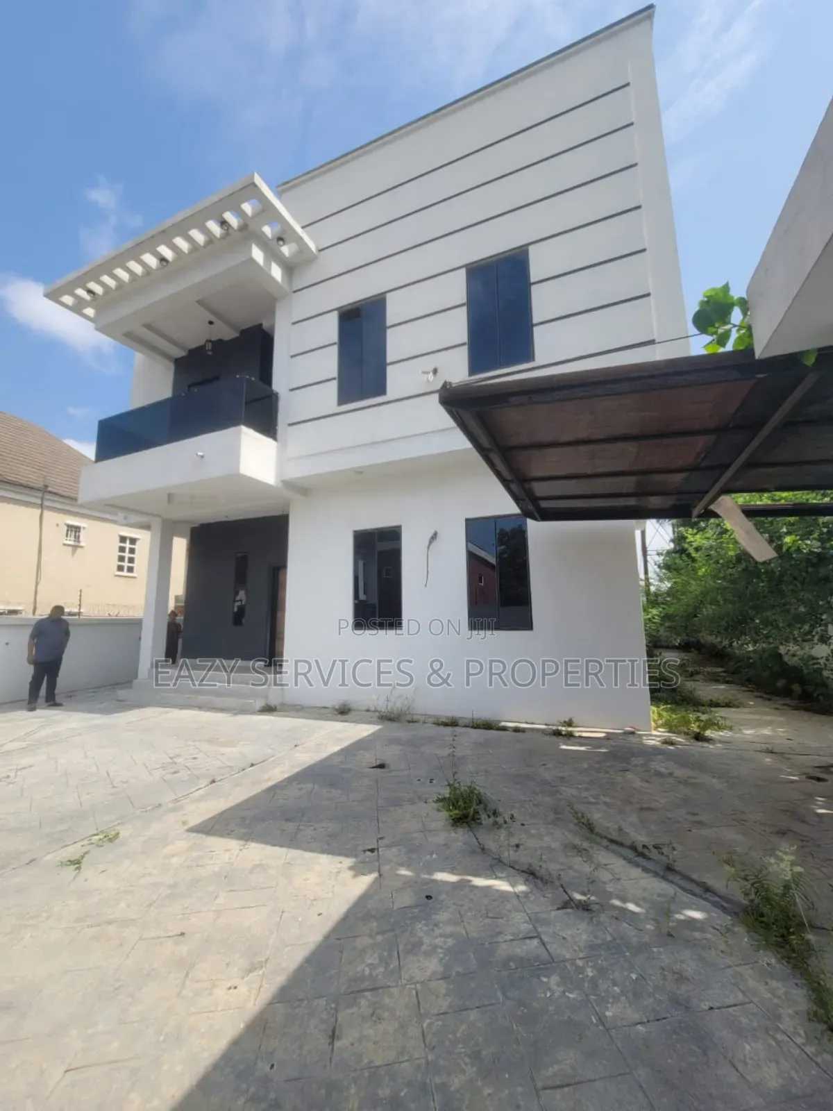 5bdrm Duplex in Thomas Estate for sale