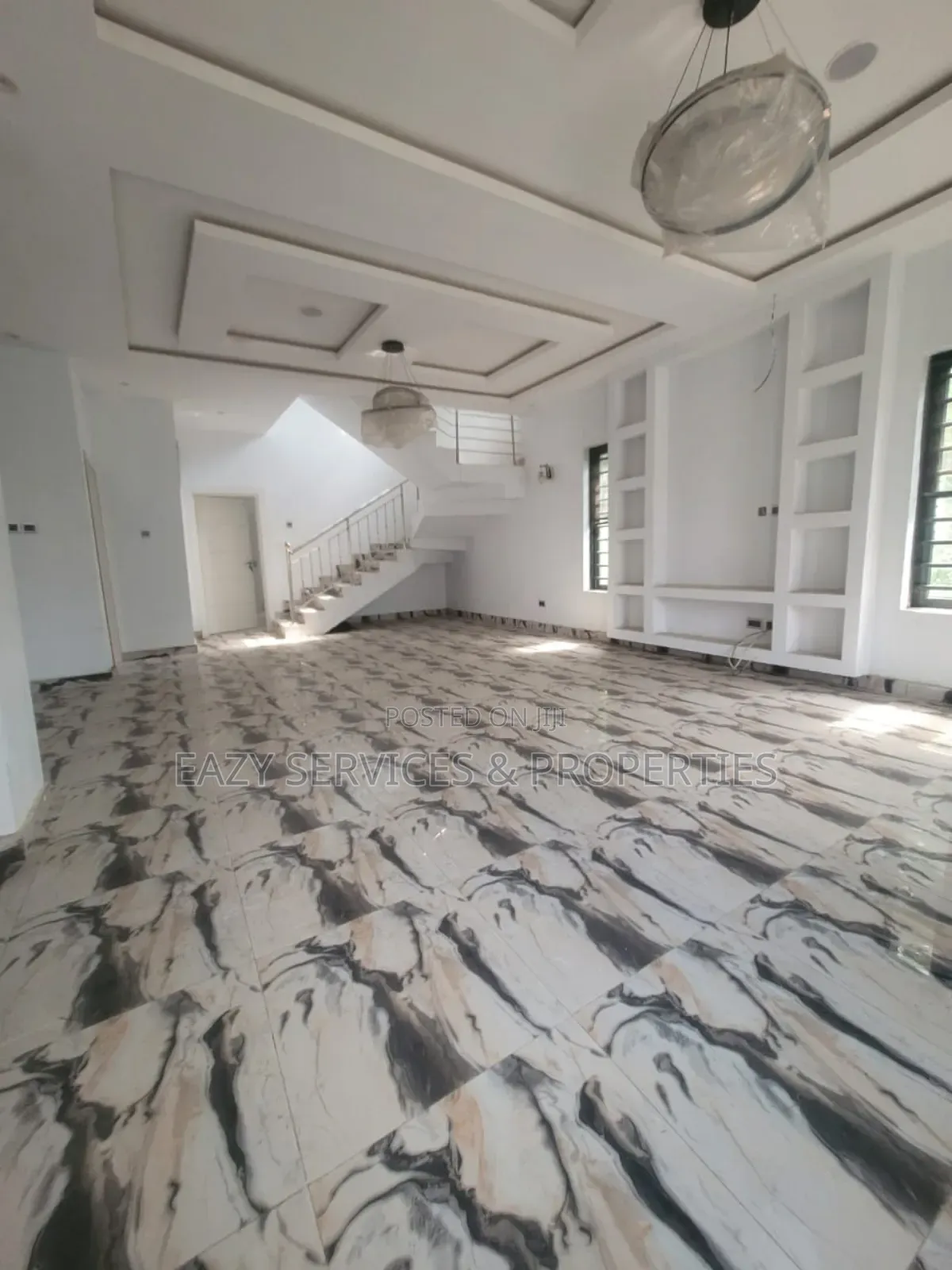 5bdrm Duplex in Thomas Estate for sale
