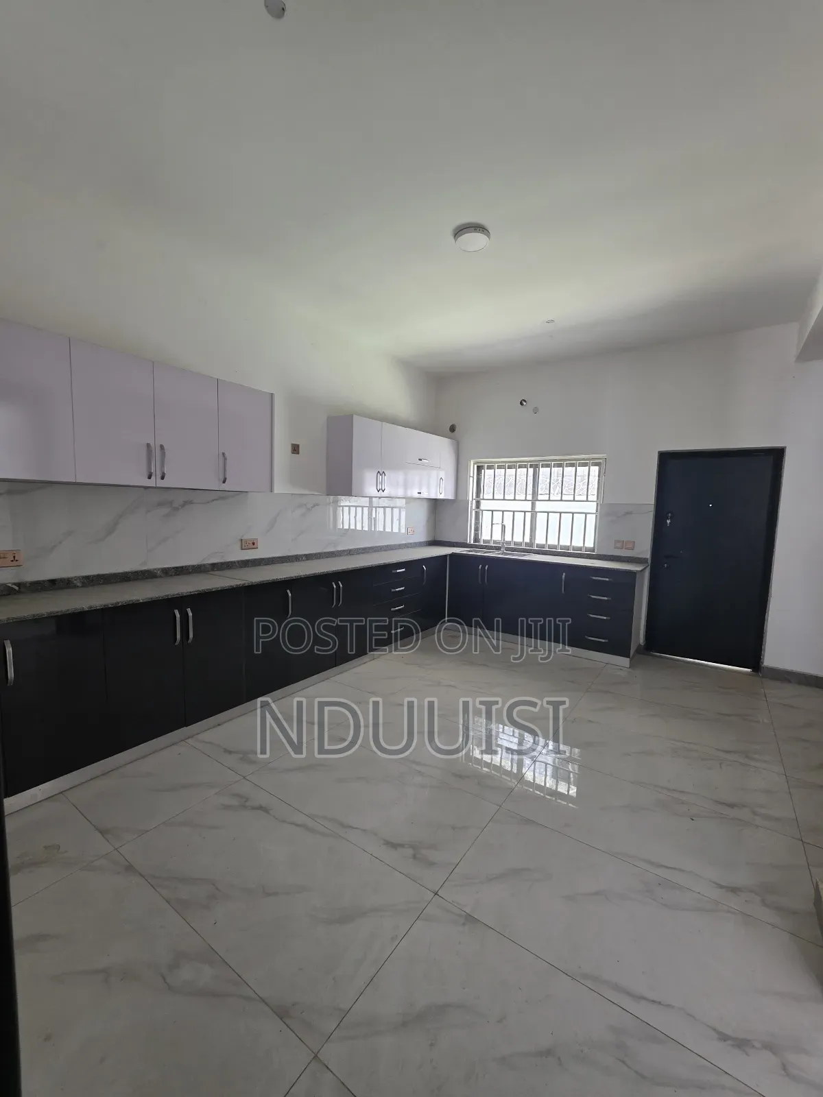 5bdrm Townhouse/Terrace in Jahi for sale