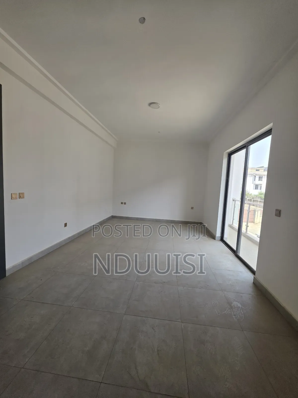 5bdrm Townhouse/Terrace in Jahi for sale