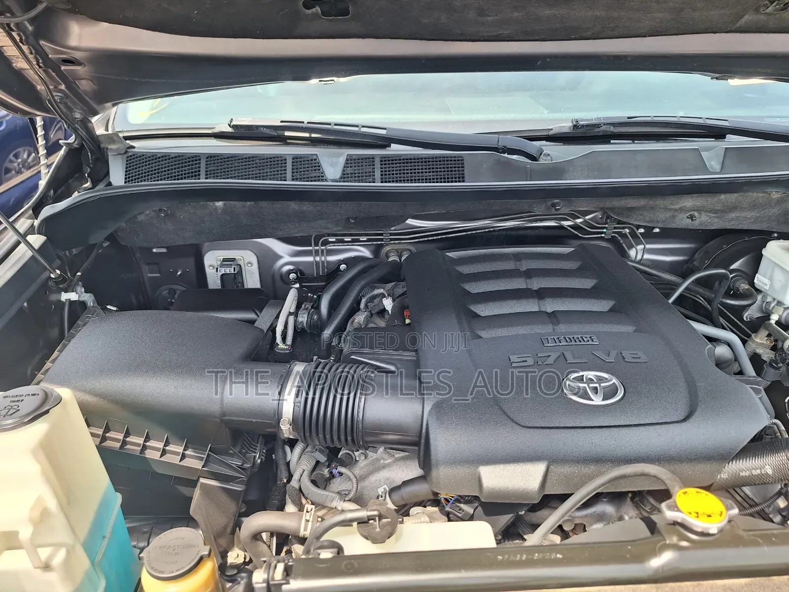 Toyota Tundra 1794 5.7L V8 4x4 CrewMax 5.6 ft. box 145.7 in. WB 2018