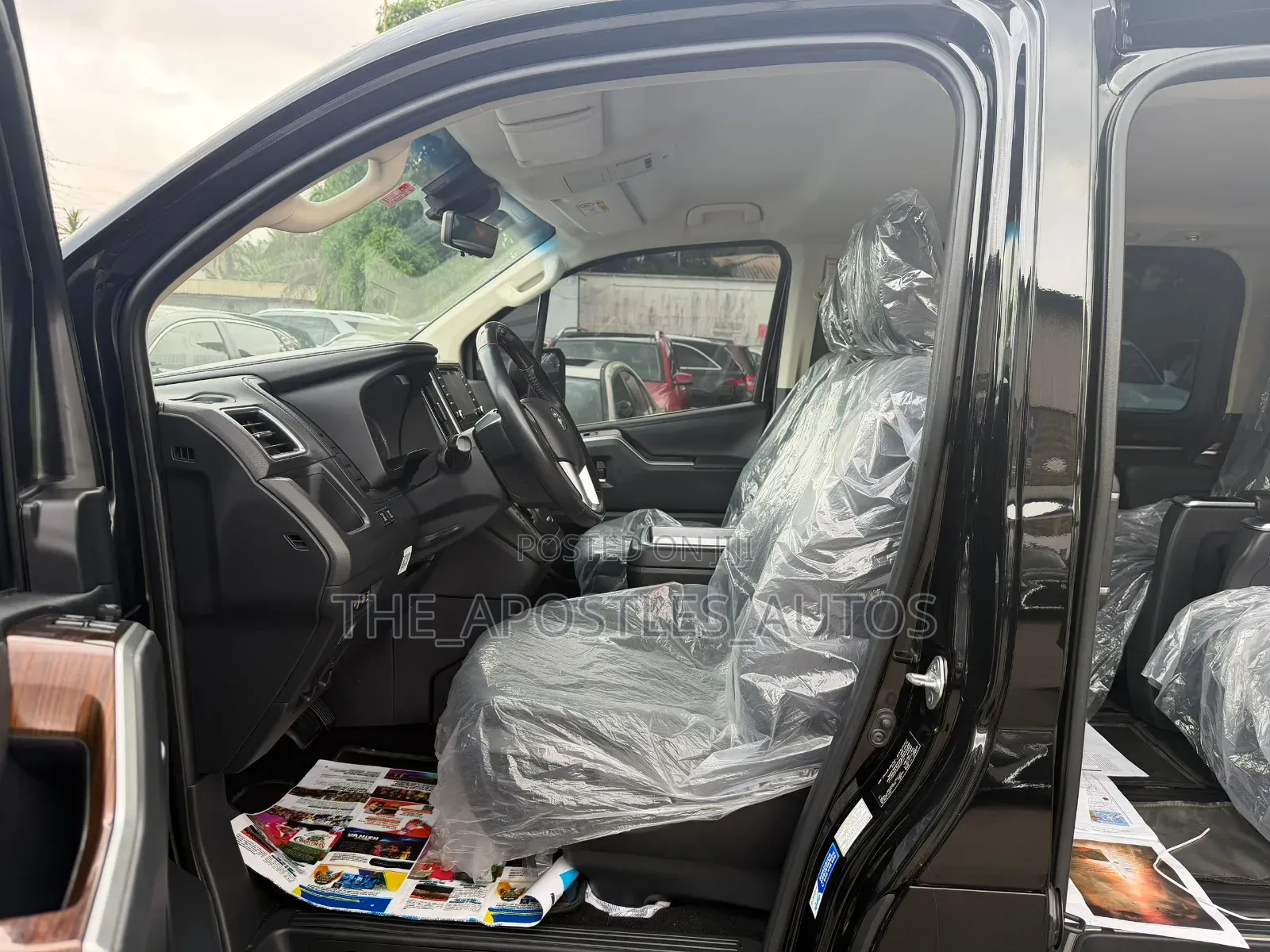 Toyota Granvia 2024 Black