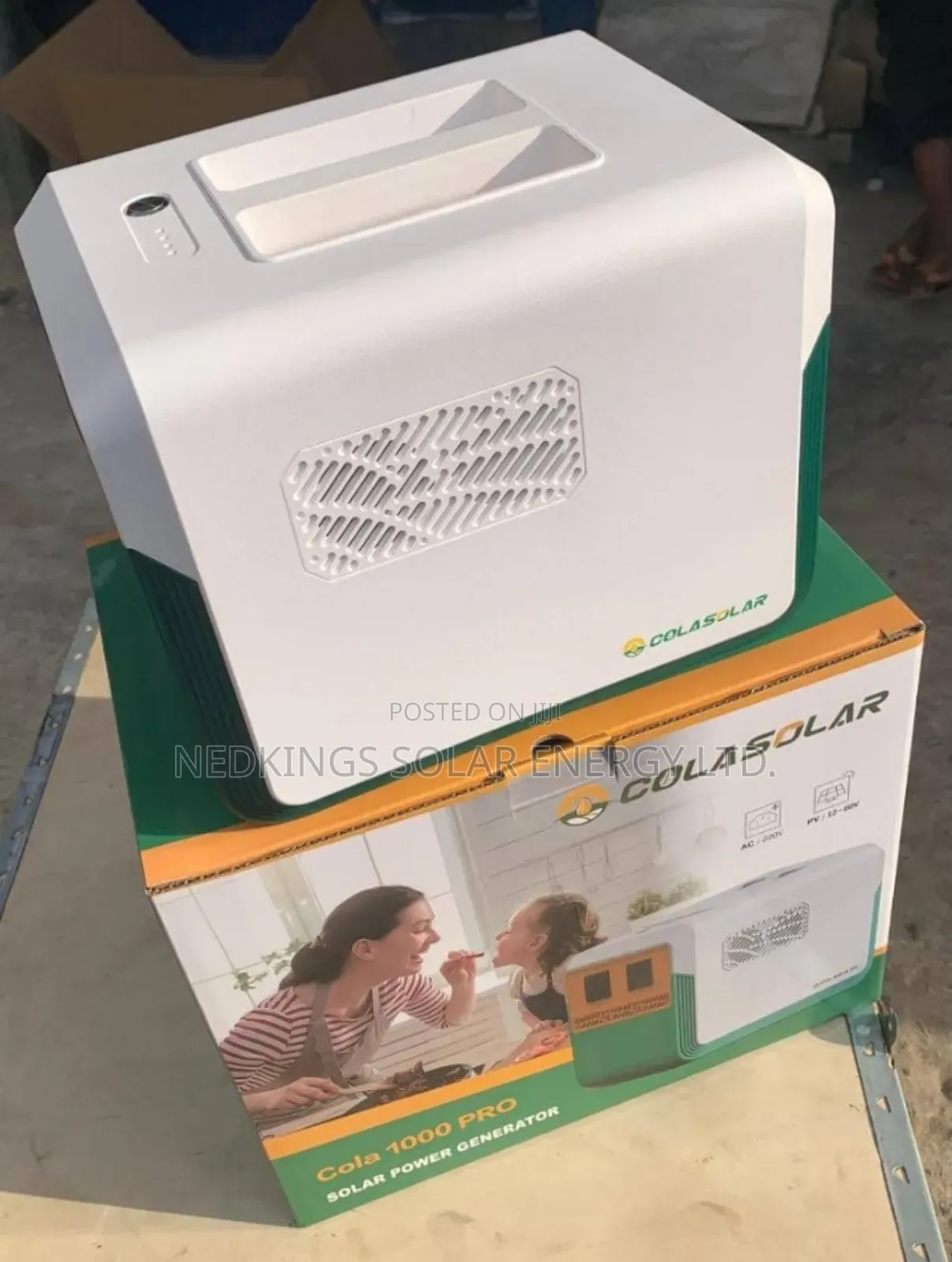 Cola (1000pro) Solar Generator