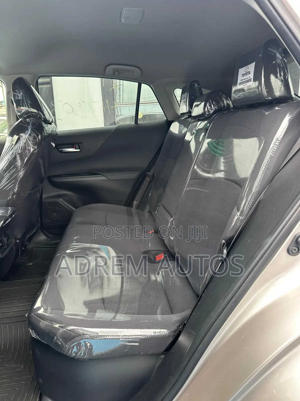 Toyota Venza XLE 2021 Gold