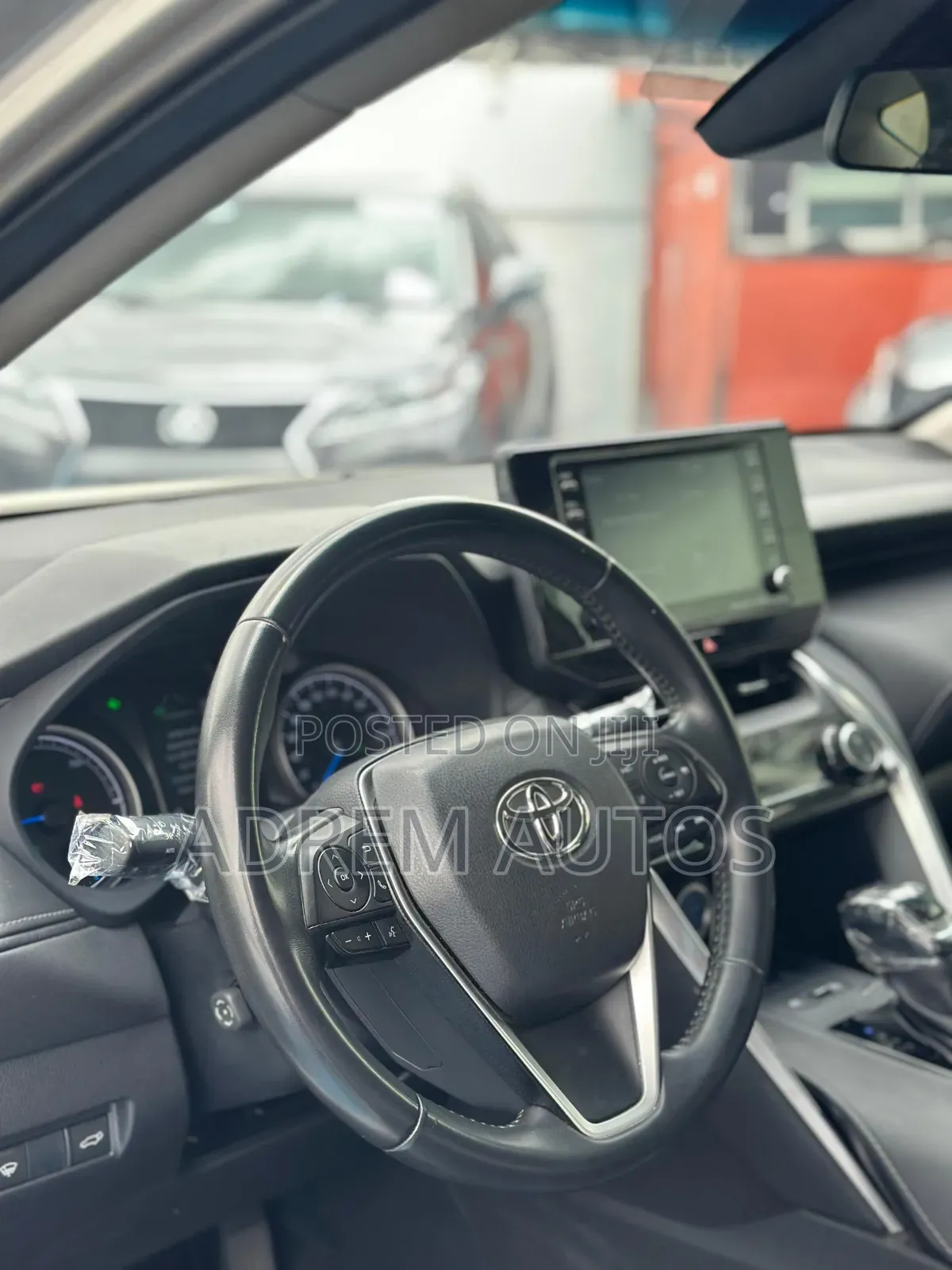Toyota Venza XLE 2021 Gold