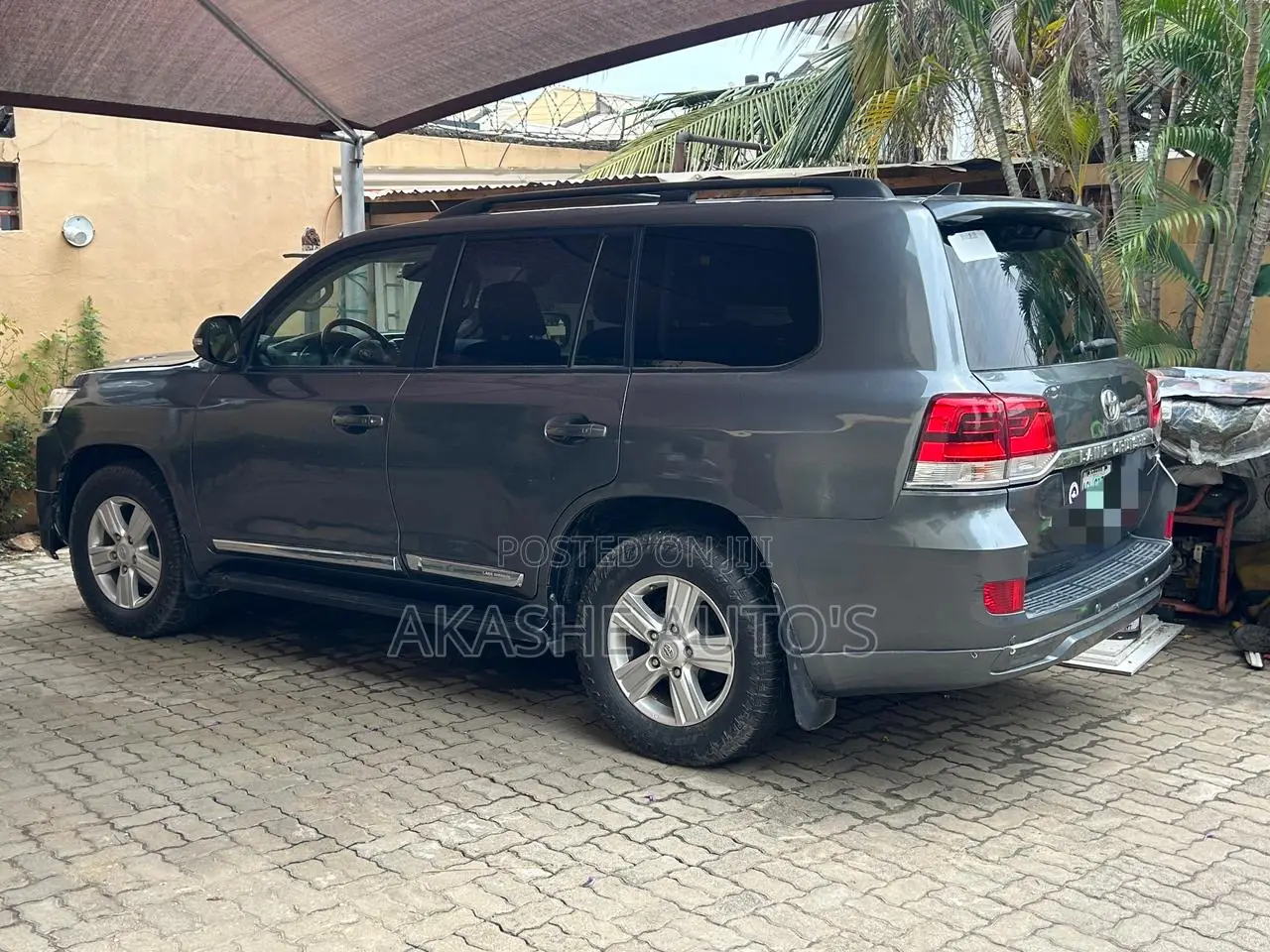 Toyota Land Cruiser 4.5 V8 VXR 2013 Gray