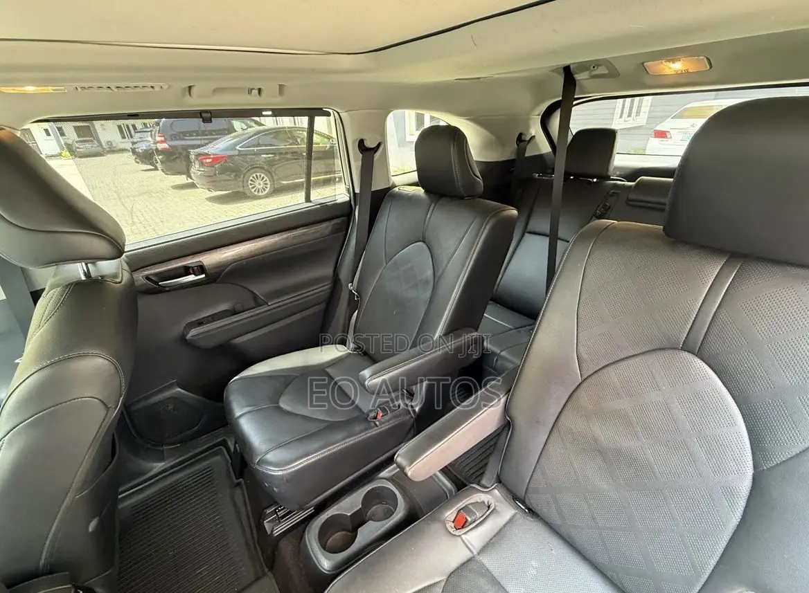 Toyota Highlander Platinum AWD 2024 Black