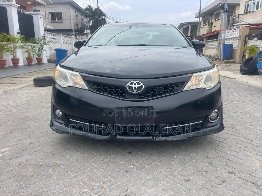 Toyota Camry SE 4dr Sedan (2.5L 4cyl 6A) 2013 Black