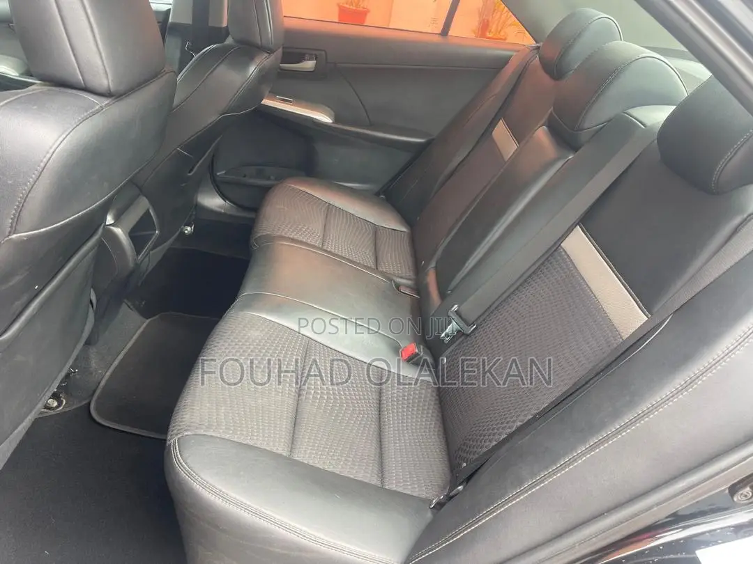 Toyota Camry SE 4dr Sedan (2.5L 4cyl 6A) 2013 Black