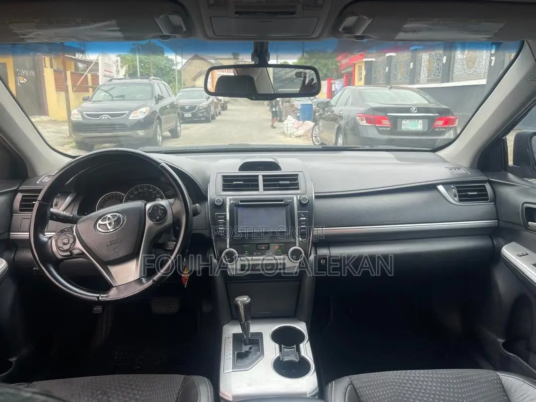 Toyota Camry SE 4dr Sedan (2.5L 4cyl 6A) 2013 Black