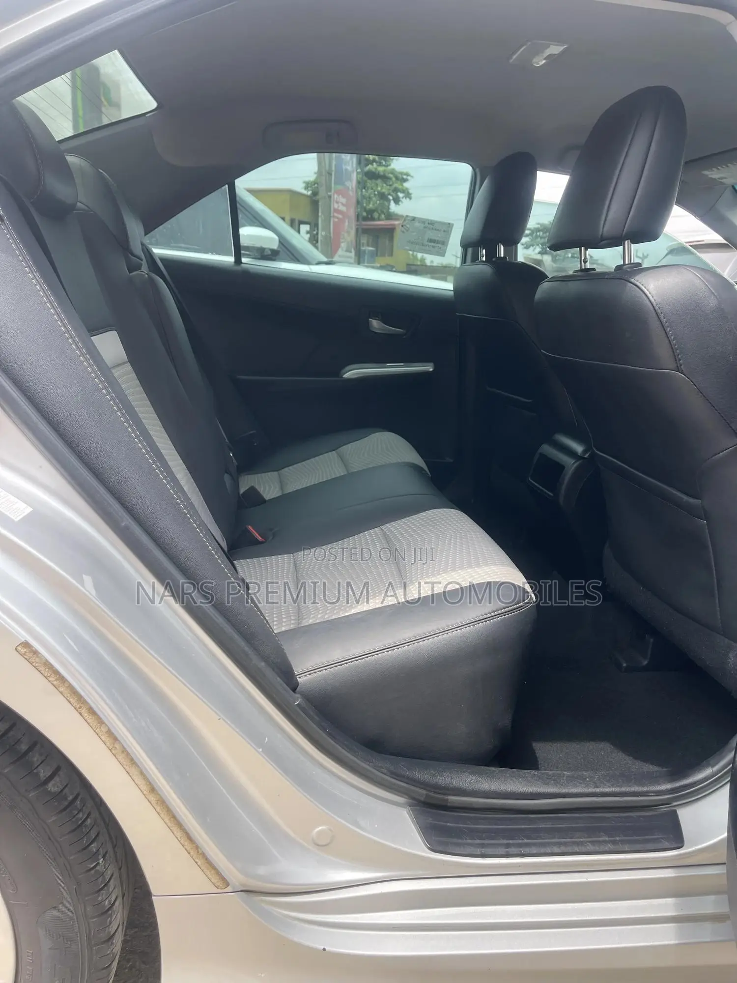 Toyota Camry SE 4dr Sedan (2.5L 4cyl 6A) 2014 Silver
