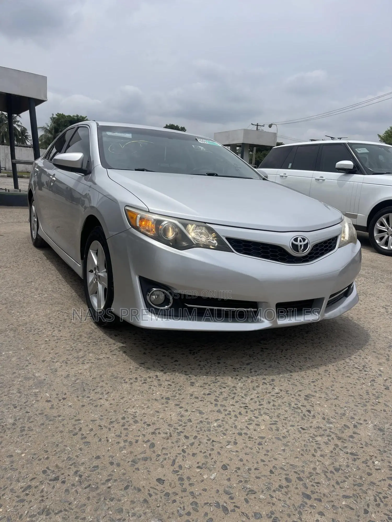 Toyota Camry SE 4dr Sedan (2.5L 4cyl 6A) 2014 Silver