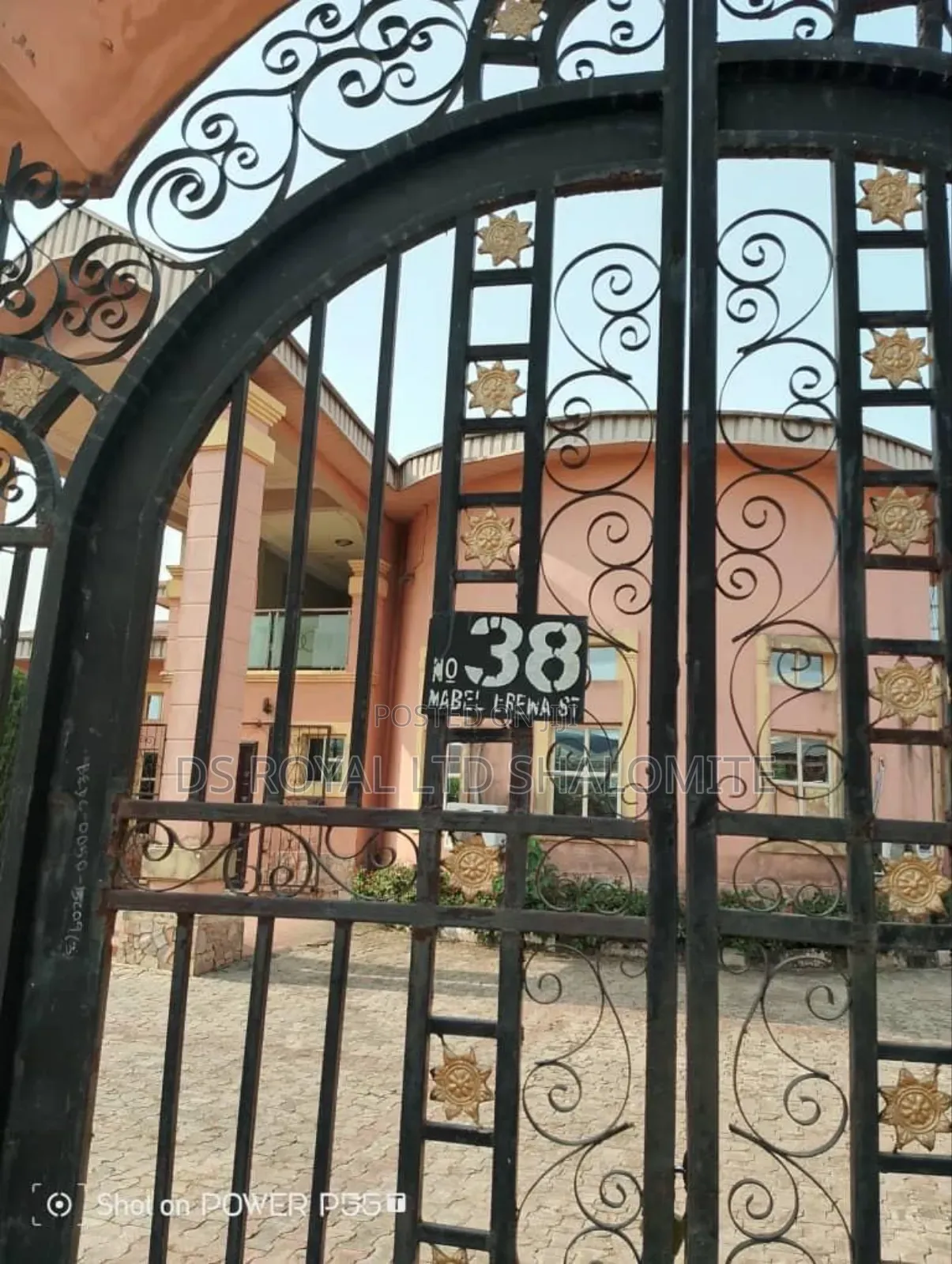6bdrm Duplex in Benin City for sale