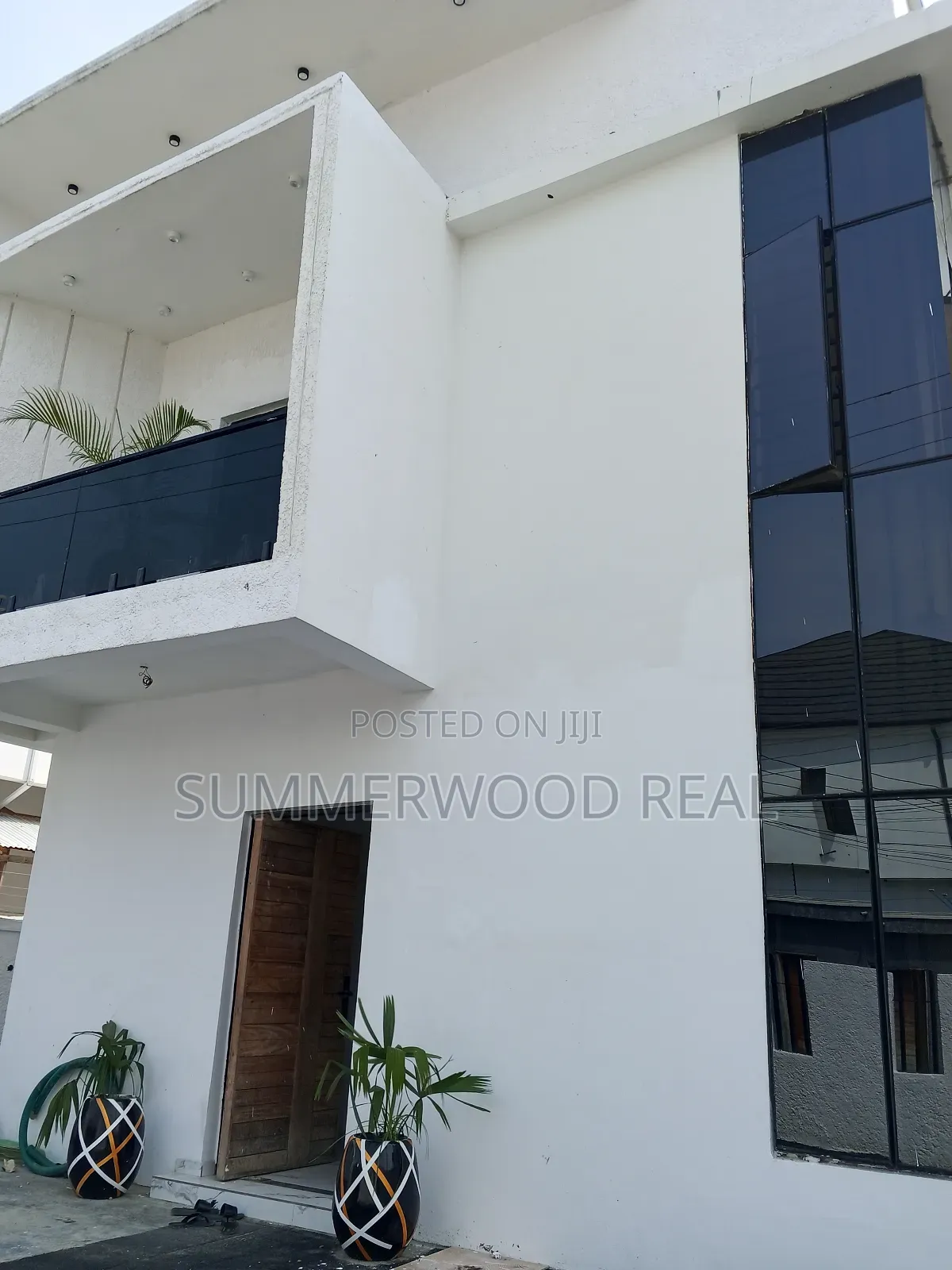 5bdrm Duplex in Ikota for sale