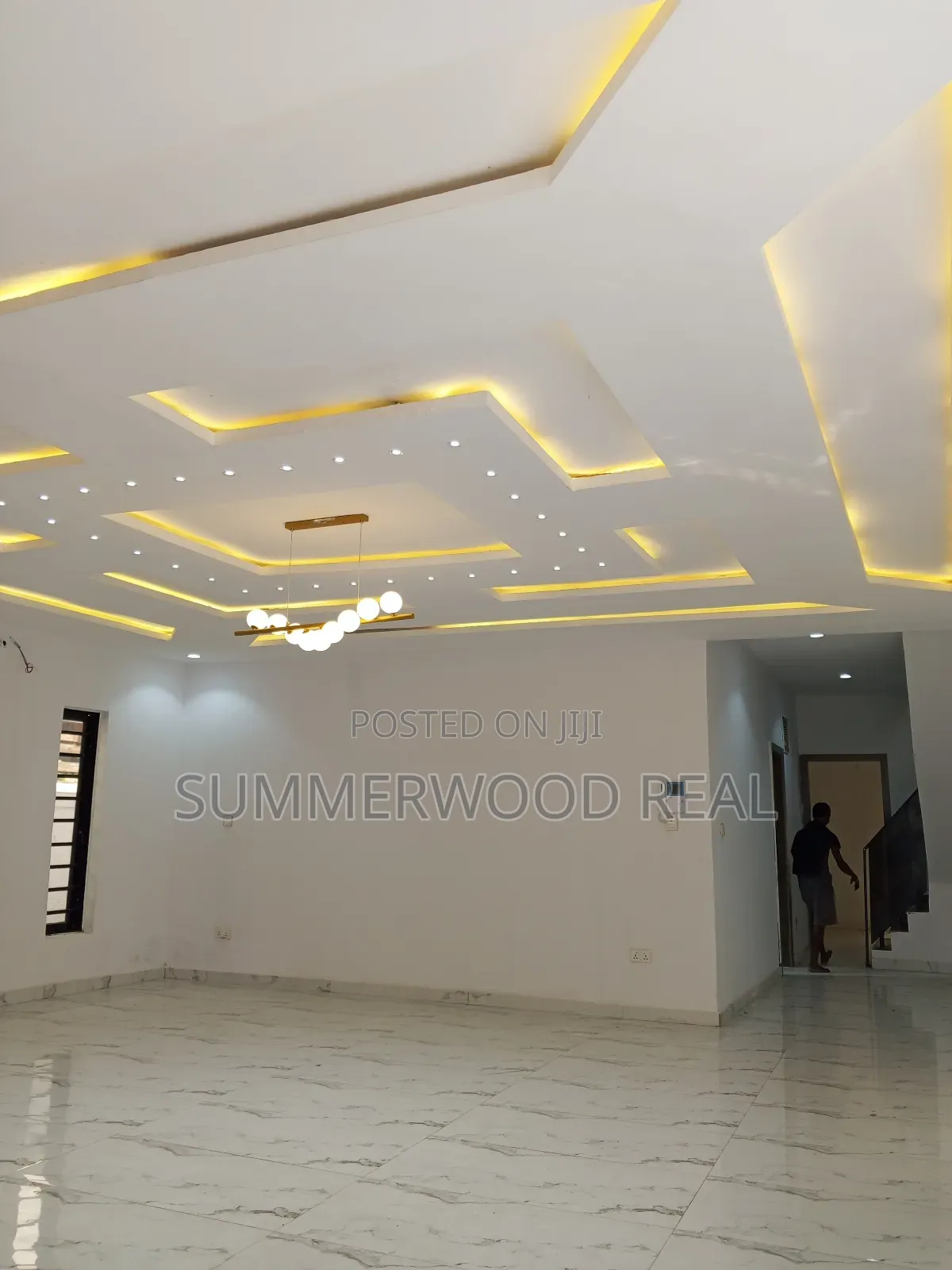 5bdrm Duplex in Ikota for sale