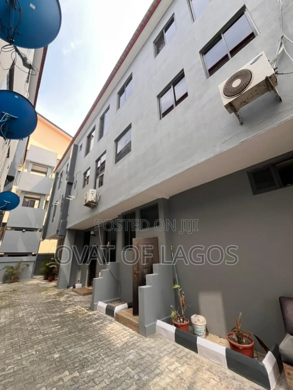2bdrm Apartment in Lekki Phase 1 for sale
