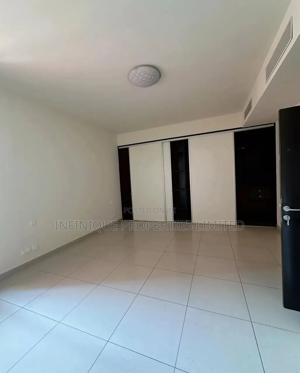 4bdrm Apartment in Banana Island for rent