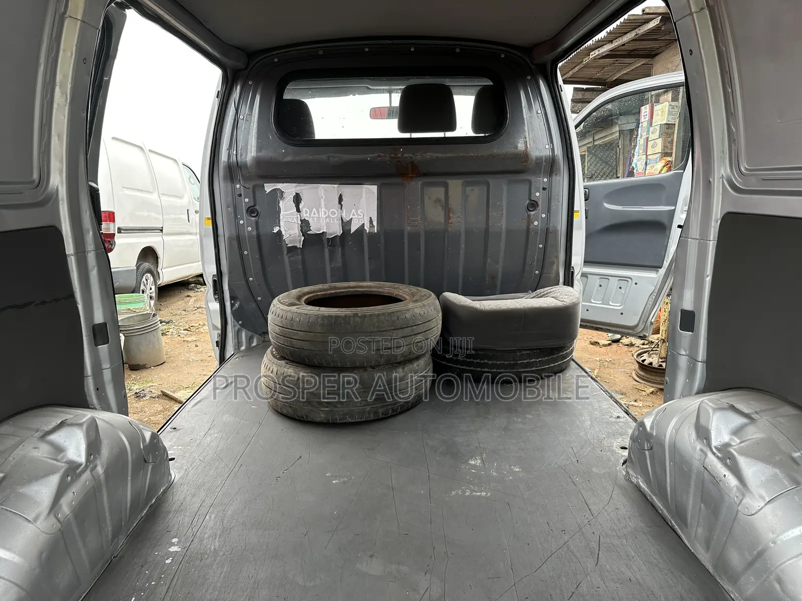 Toyota HiAce 2005 Grey