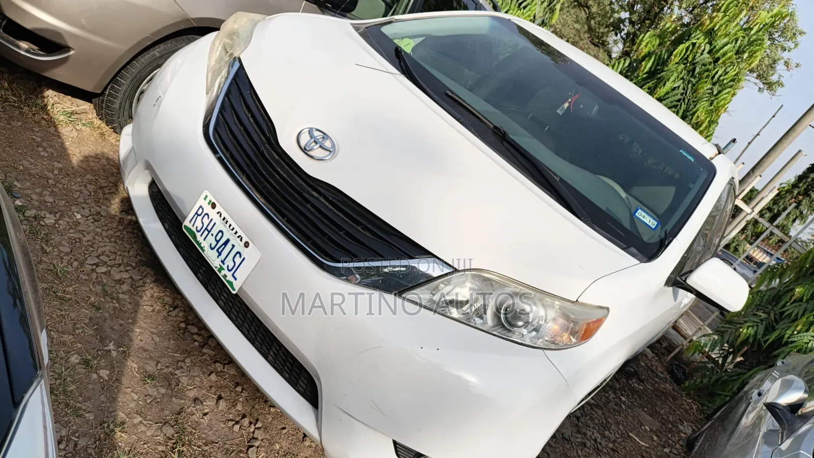 Toyota Sienna 2010 White