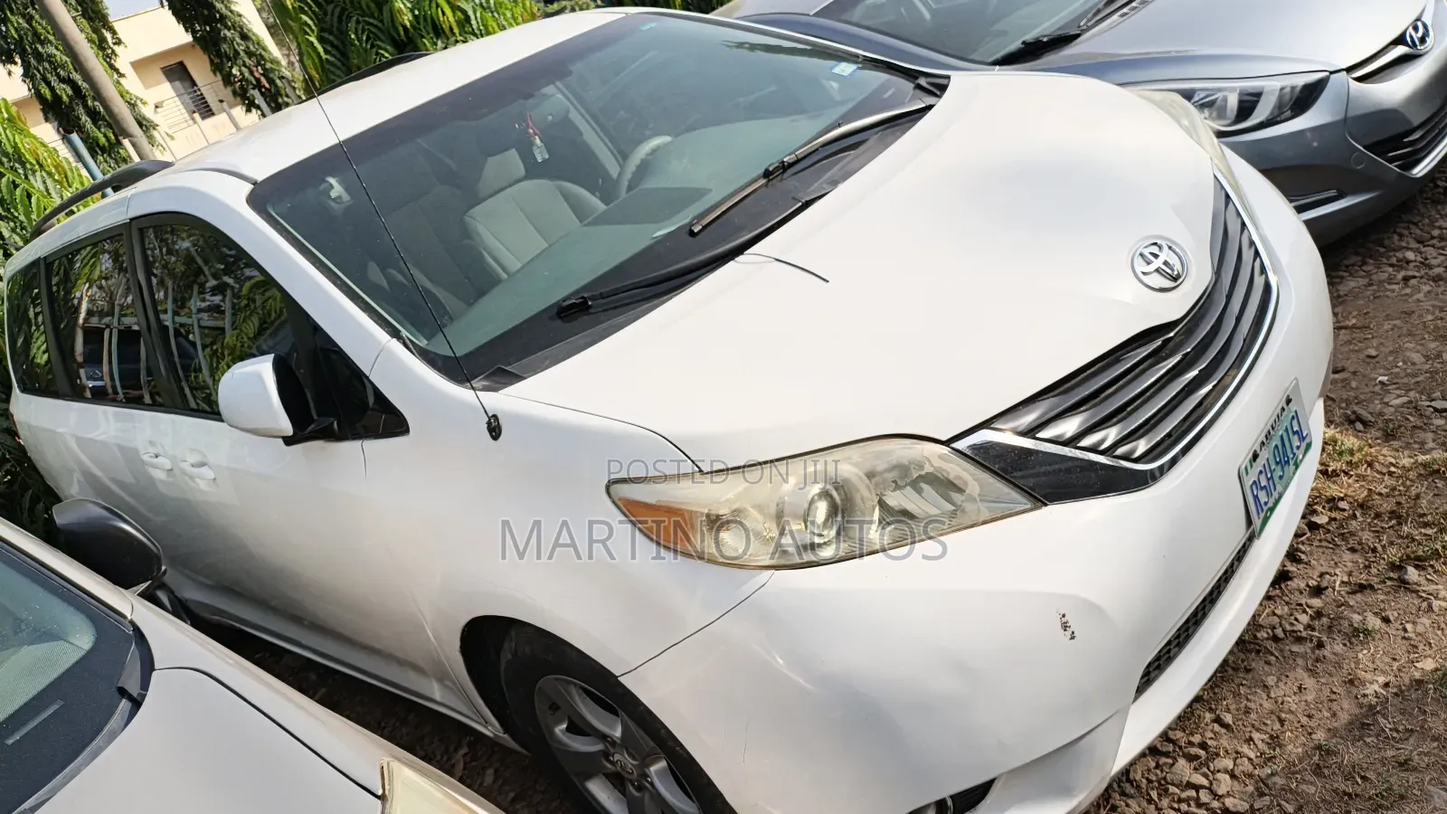Toyota Sienna 2010 White