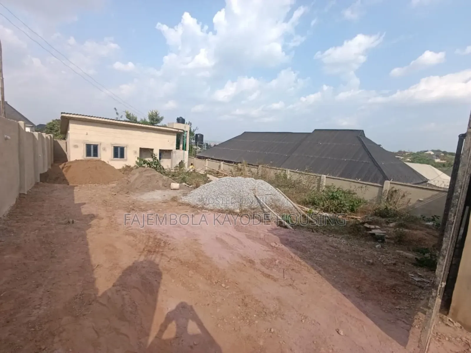 2bdrm Bungalow in Idi Ahun, Elebu., Oluyole Estate for sale