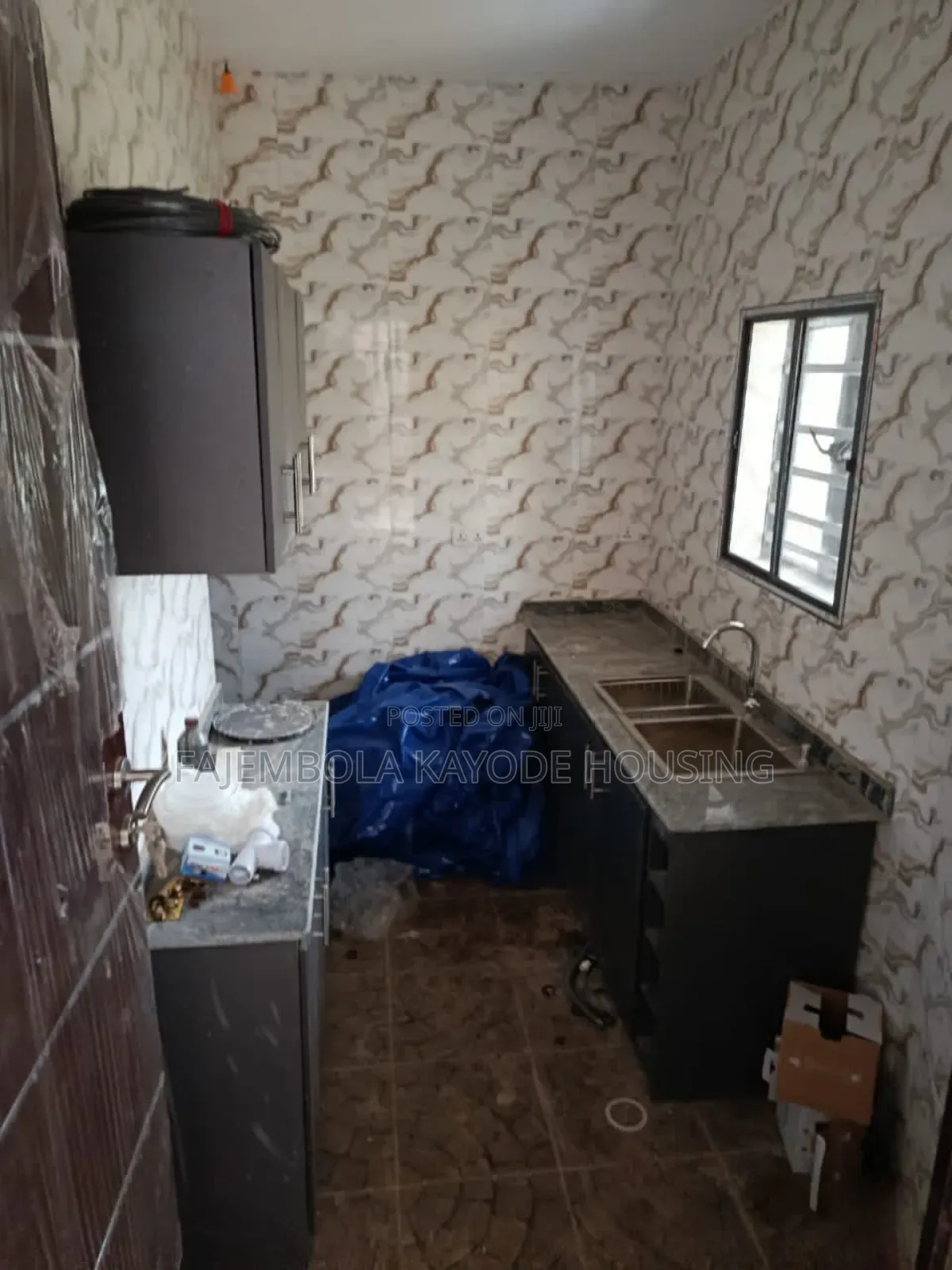 2bdrm Bungalow in Idi Ahun, Elebu., Oluyole Estate for sale