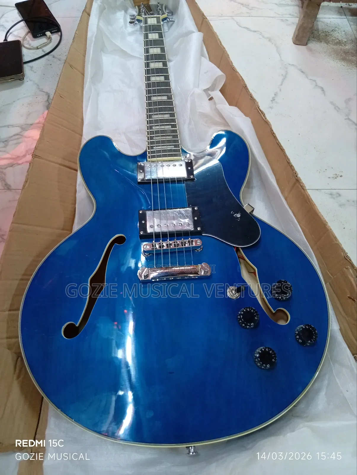 The Best Quality Fender 6 Strings Semi Hollow Body and Quality Sound