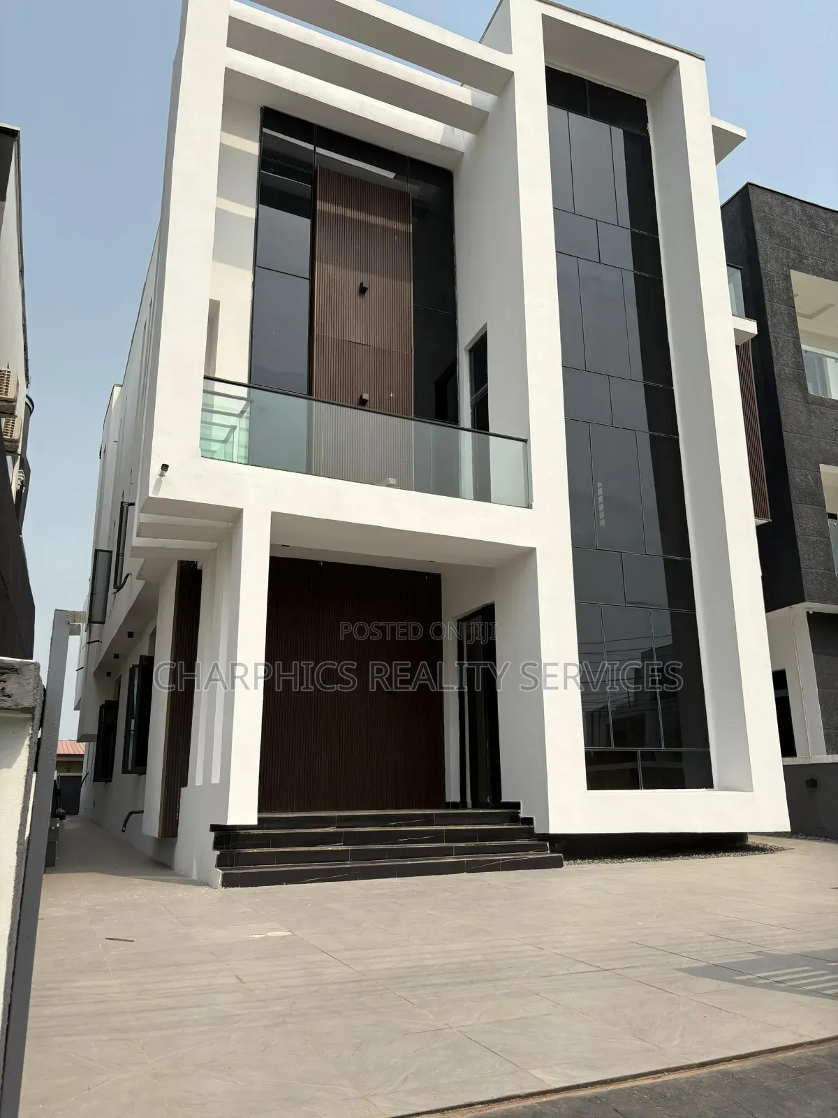 5bdrm Duplex in Lekki Phase 2 for sale