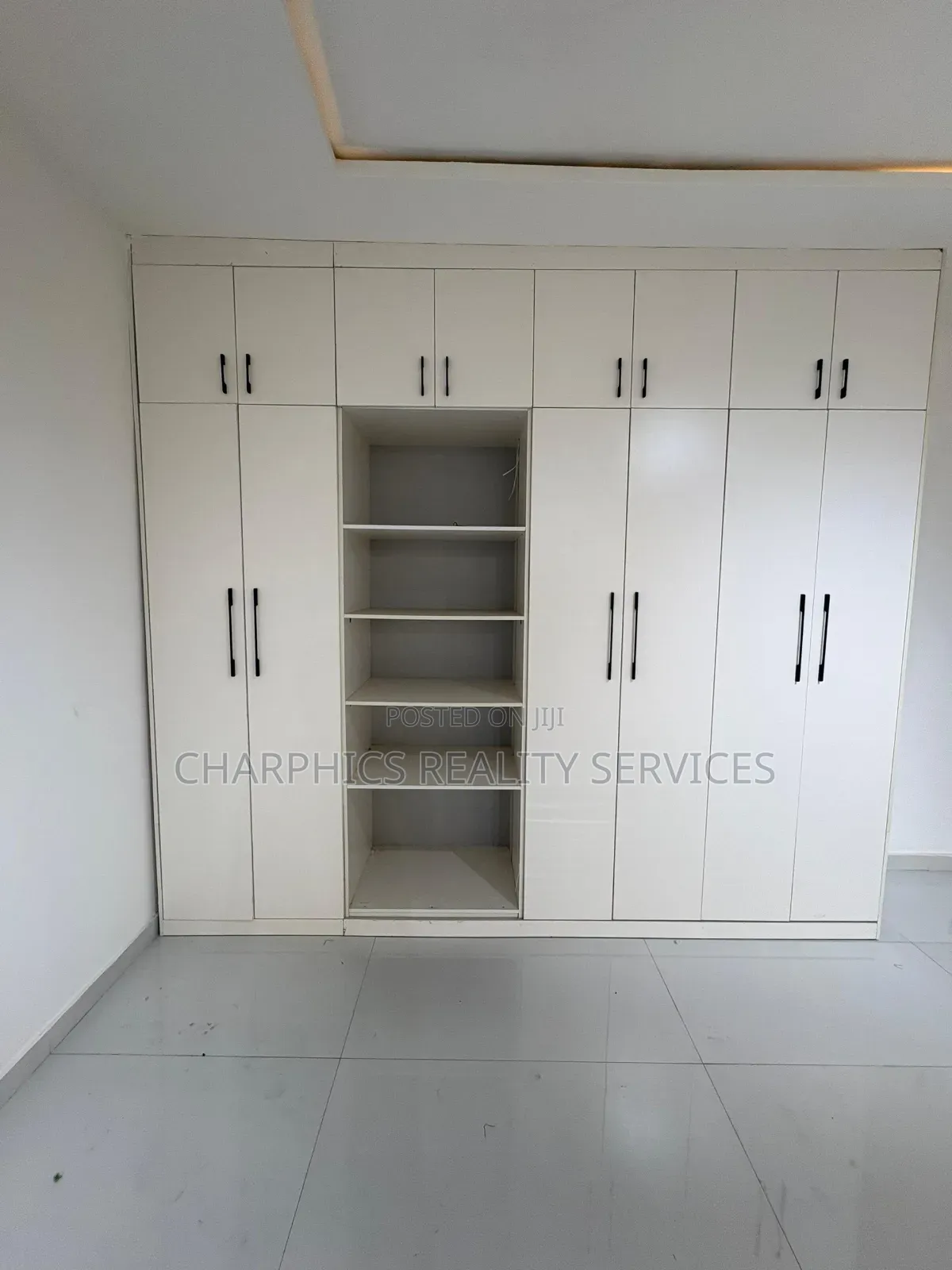 5bdrm Duplex in Lekki Phase 2 for sale