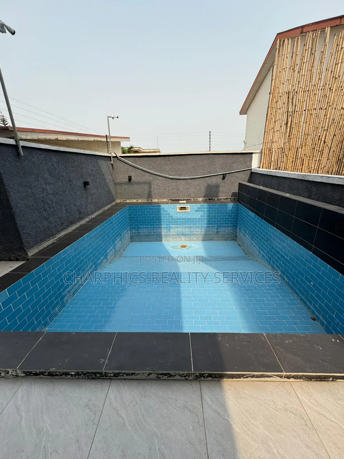 5bdrm Duplex in Lekki Phase 2 for sale