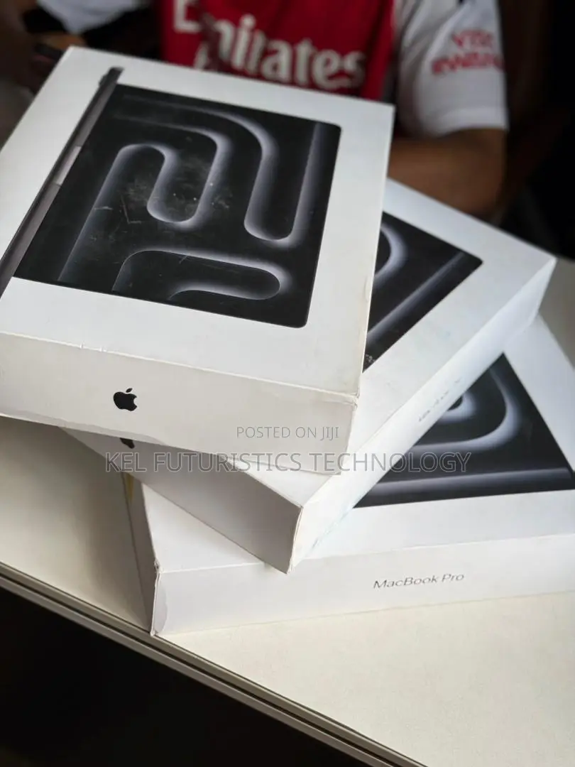 New Laptop Apple MacBook Pro 2025 M5 16GB Apple M5 SSD 1T