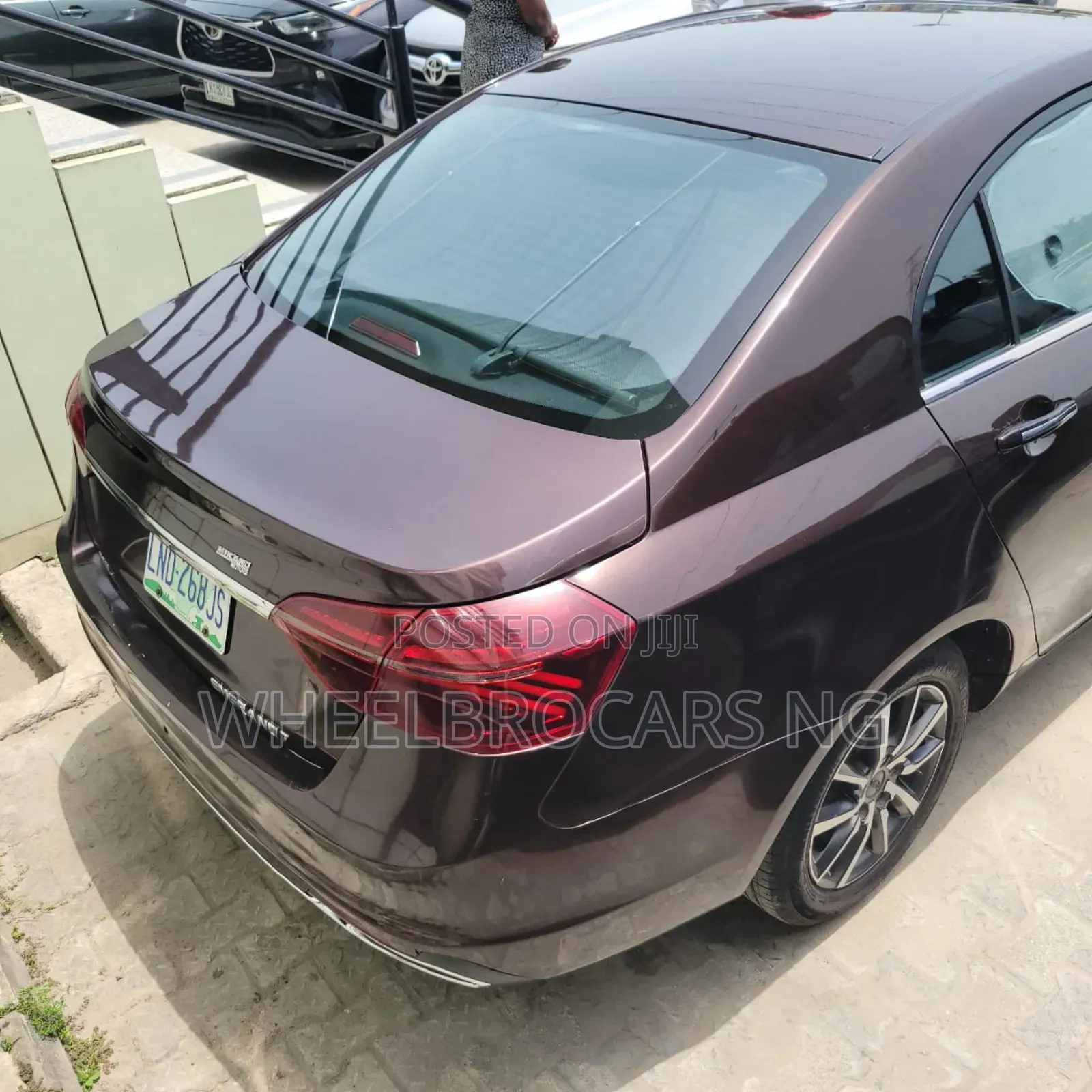 Geely Emgrand X7 2022 Burgundy
