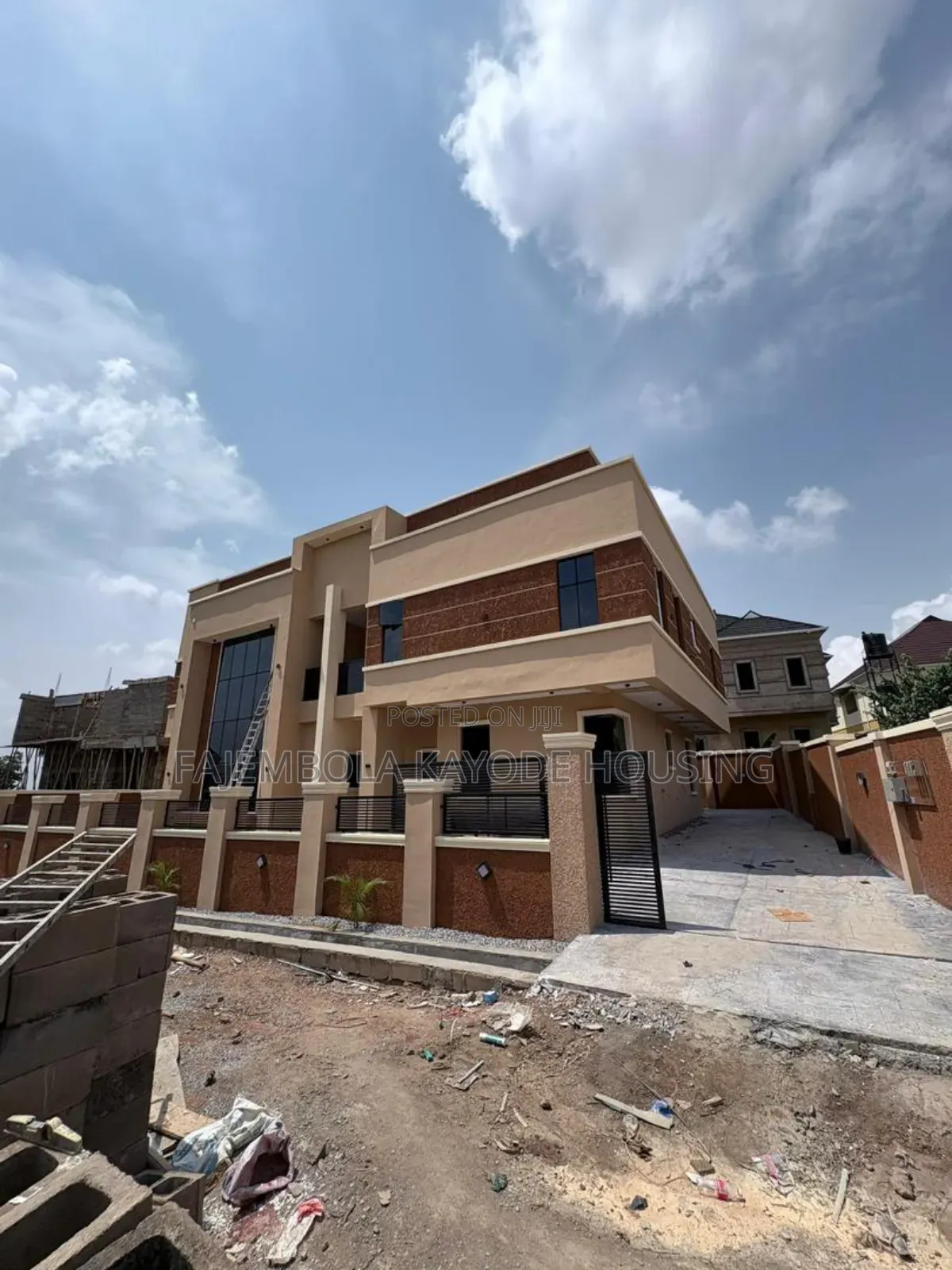 4bdrm Duplex in Carlton Gate Estate, Ibadan for sale