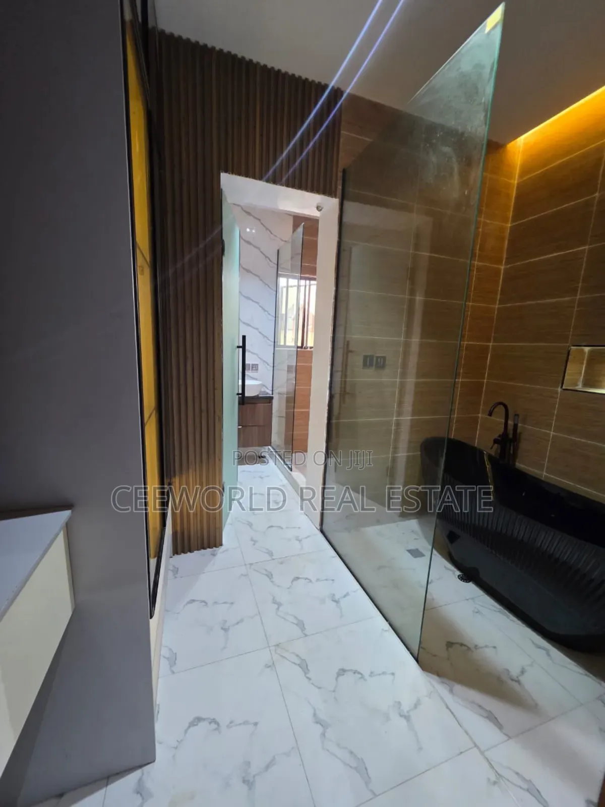 5bdrm Duplex in Calton Gate Estate, Akobo for sale