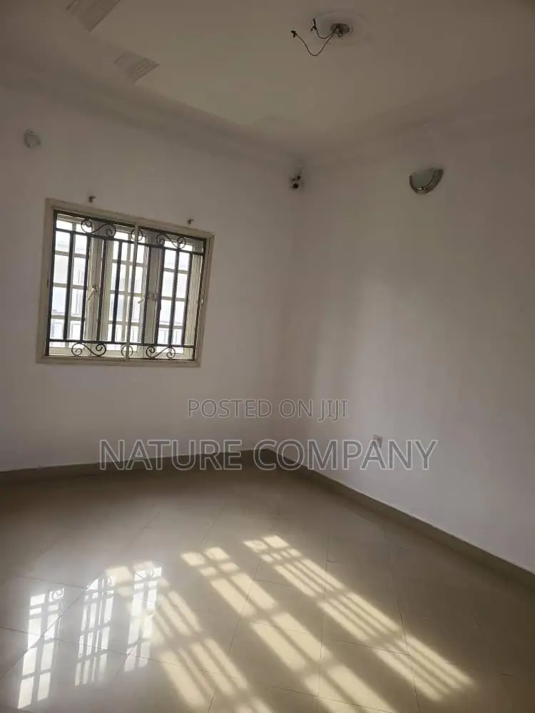 5bdrm Duplex in Magodo 2 for rent