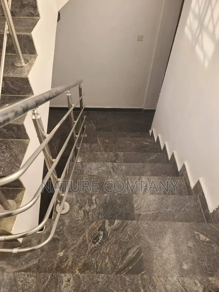 5bdrm Duplex in Magodo 2 for rent