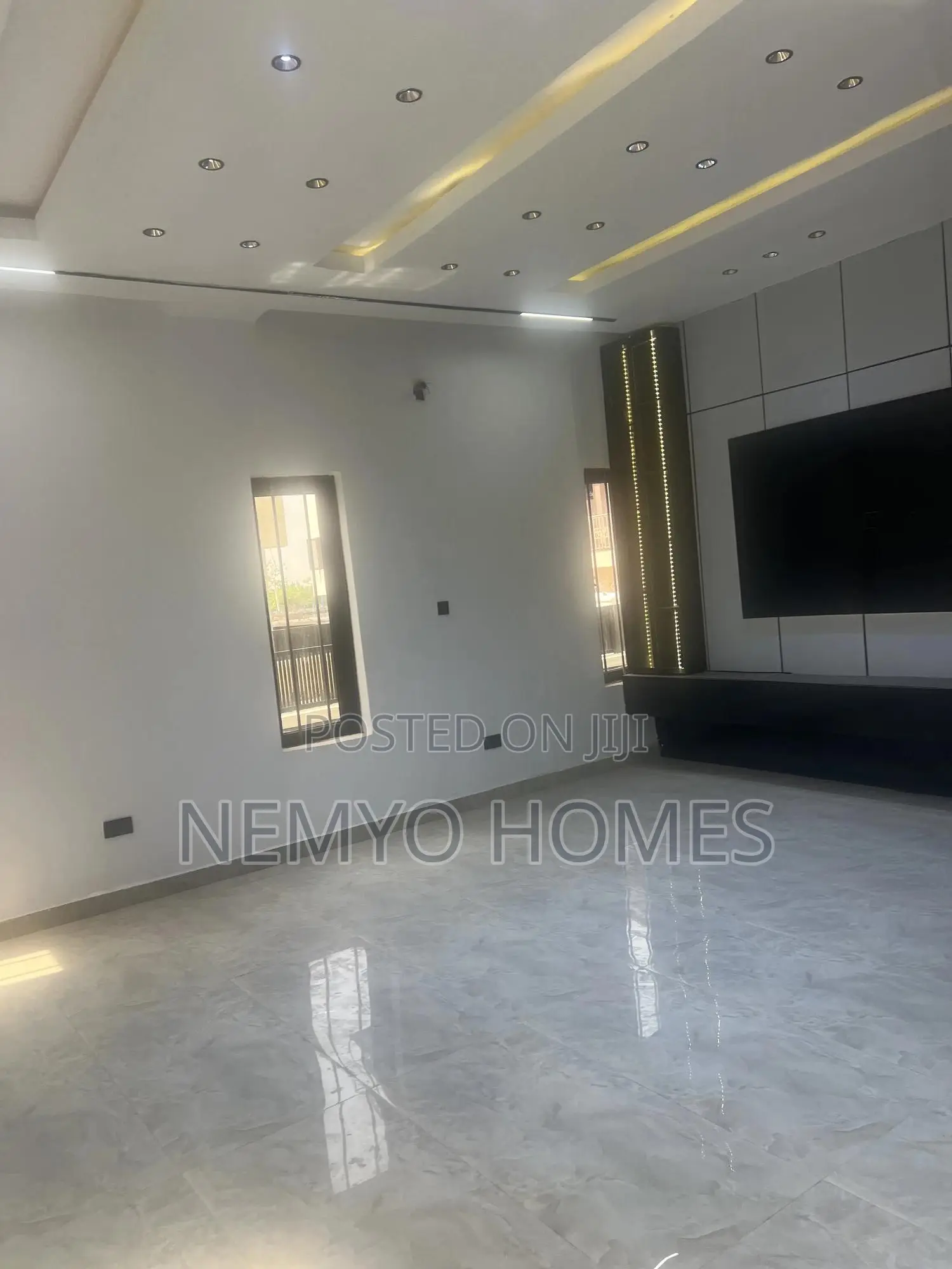 4bdrm Duplex in Gaduwa for sale
