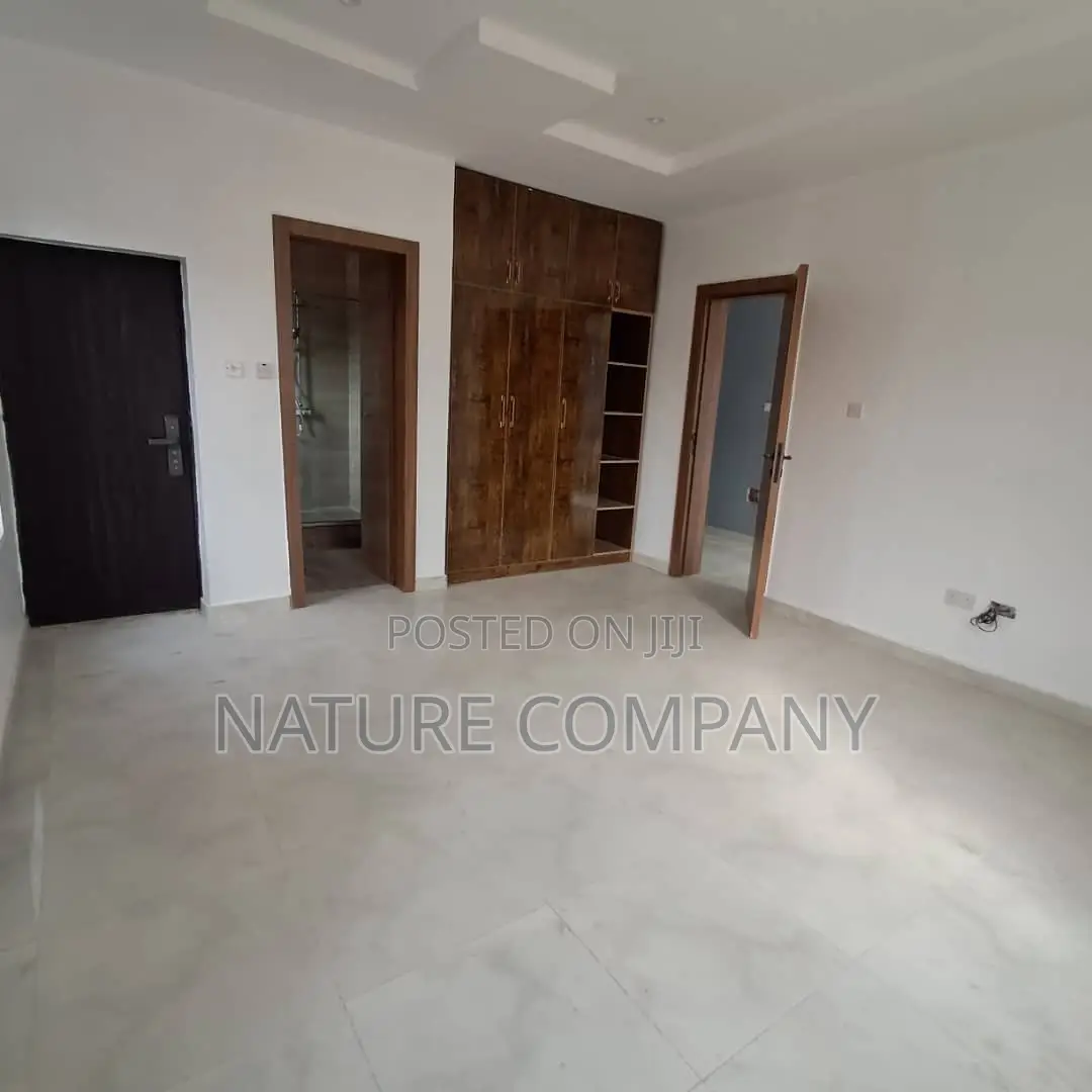 3bdrm Duplex in Magodo Brooke’S for sale
