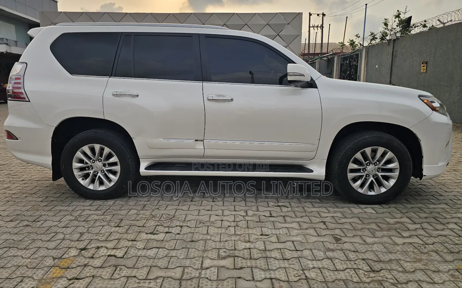 Lexus GX 460 Luxury 2015 White