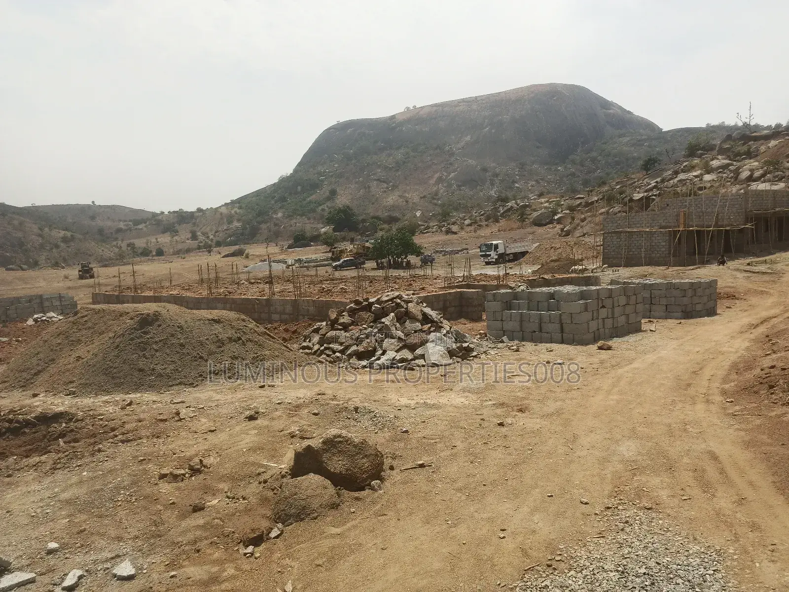 Estate Land Maitama 2 Ext by Tinubu Barracks. (Drekford Ltd)