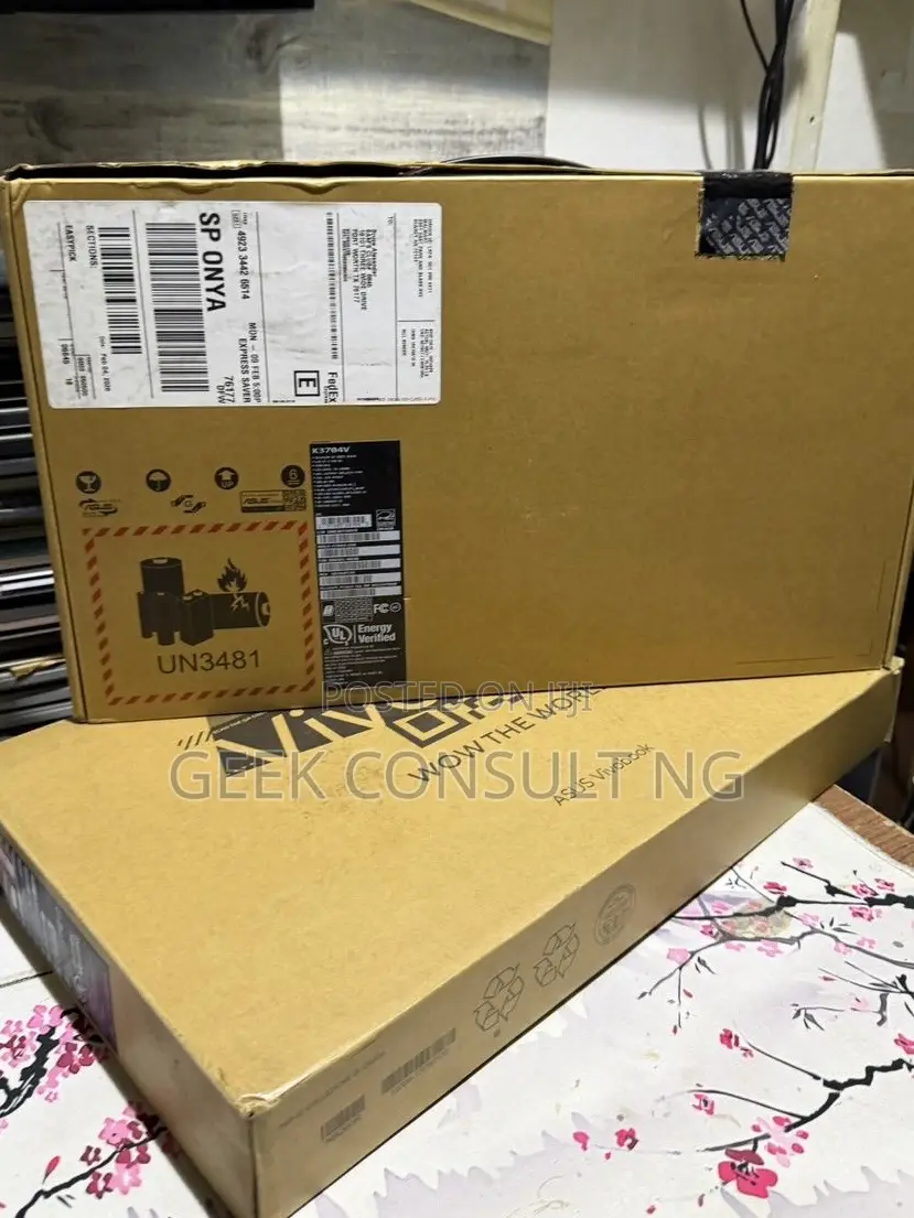 New Laptop Asus VivoBook F450CC 16GB Intel Core i9 SSD 1T