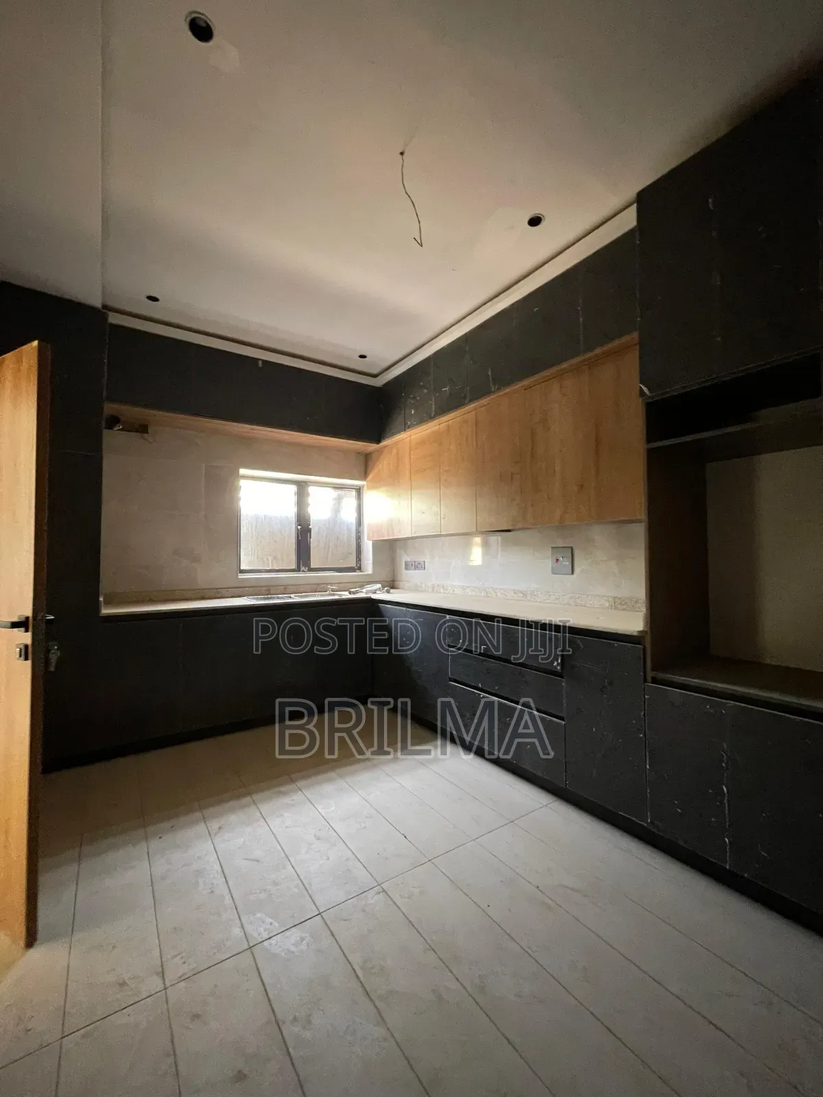 4bdrm Duplex in Jahi for sale