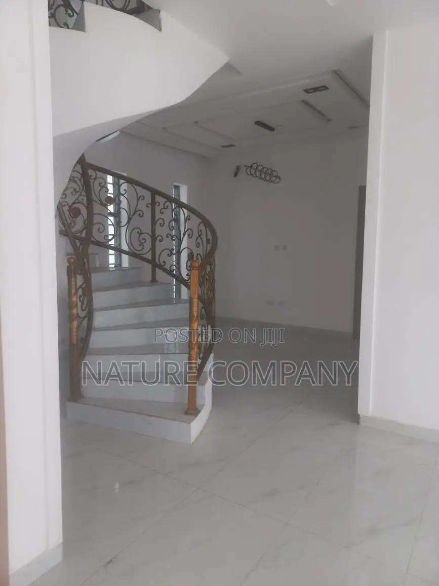 5bdrm Duplex in Omole Phase 1 for sale